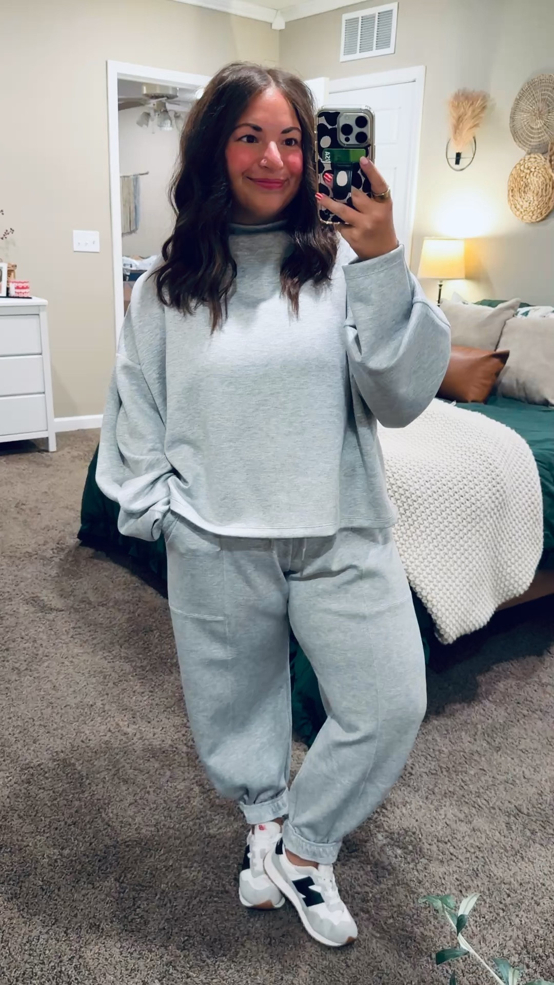 Neutral, comfy, and so easy 🤍 Heather grey matching set from Walmart that I’ll be wearing on repeat.

sneakers: wearing kids size, but linking women’s below!
joggers: fit oversized // wearing a large
mockneck: fits small // wearing an XL (fits like a large) 

 

#LTKootd #LTKMidsize #LTKFindsUnder50