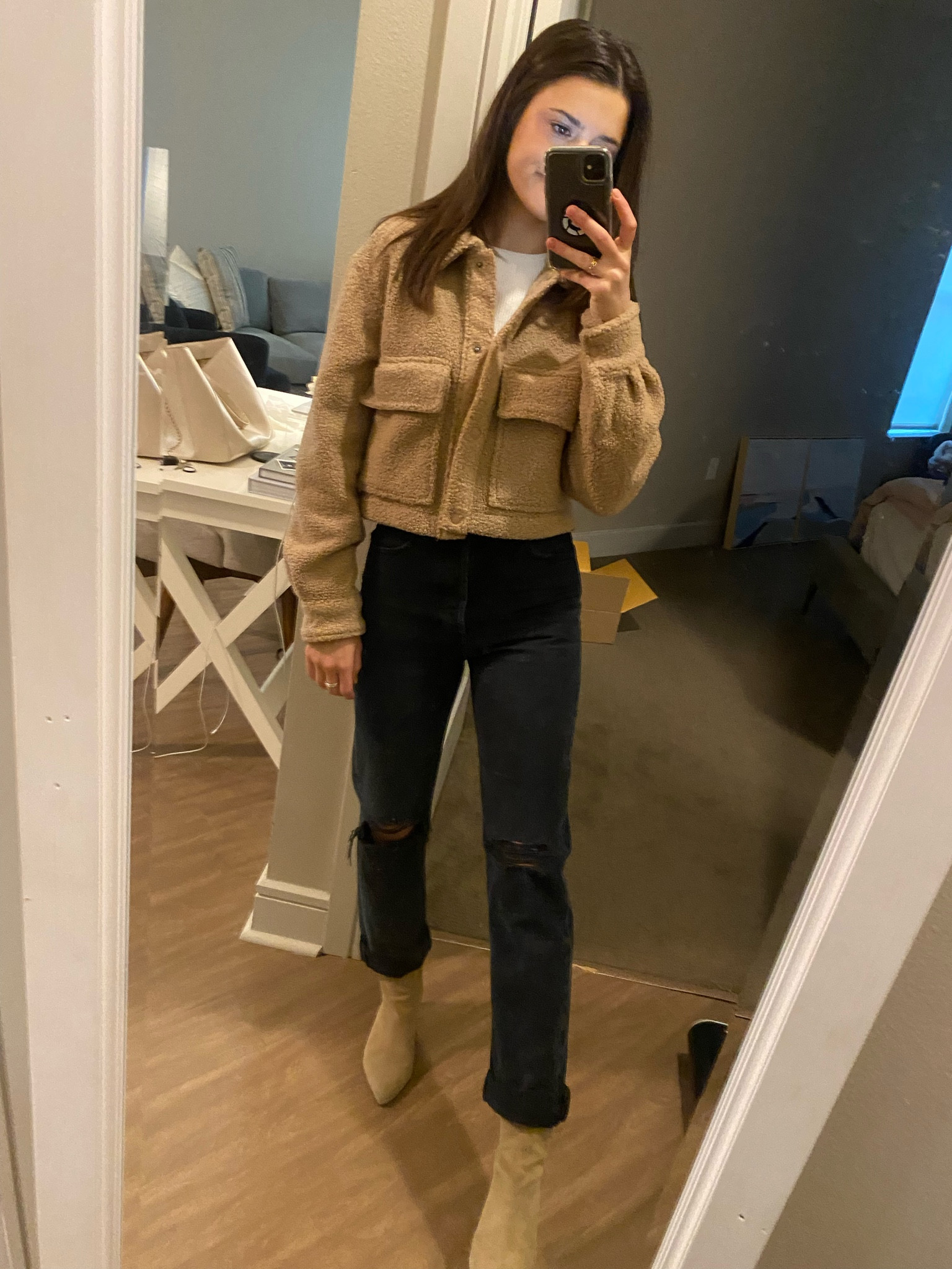 love this abercrombie cropped sherpa shirt jacket paired with agolde jeans and a white long sleeve crop sweater and booties for fall 🤍🤎🖤 


fall fashion, jeans, neutral suede booties 




Follow my shop @laurengrable on the @shop.LTK app to shop this post and get my exclusive app-only content!

@shop.ltk

#LTKworkwear #LTKsalealert #LTKstyletip