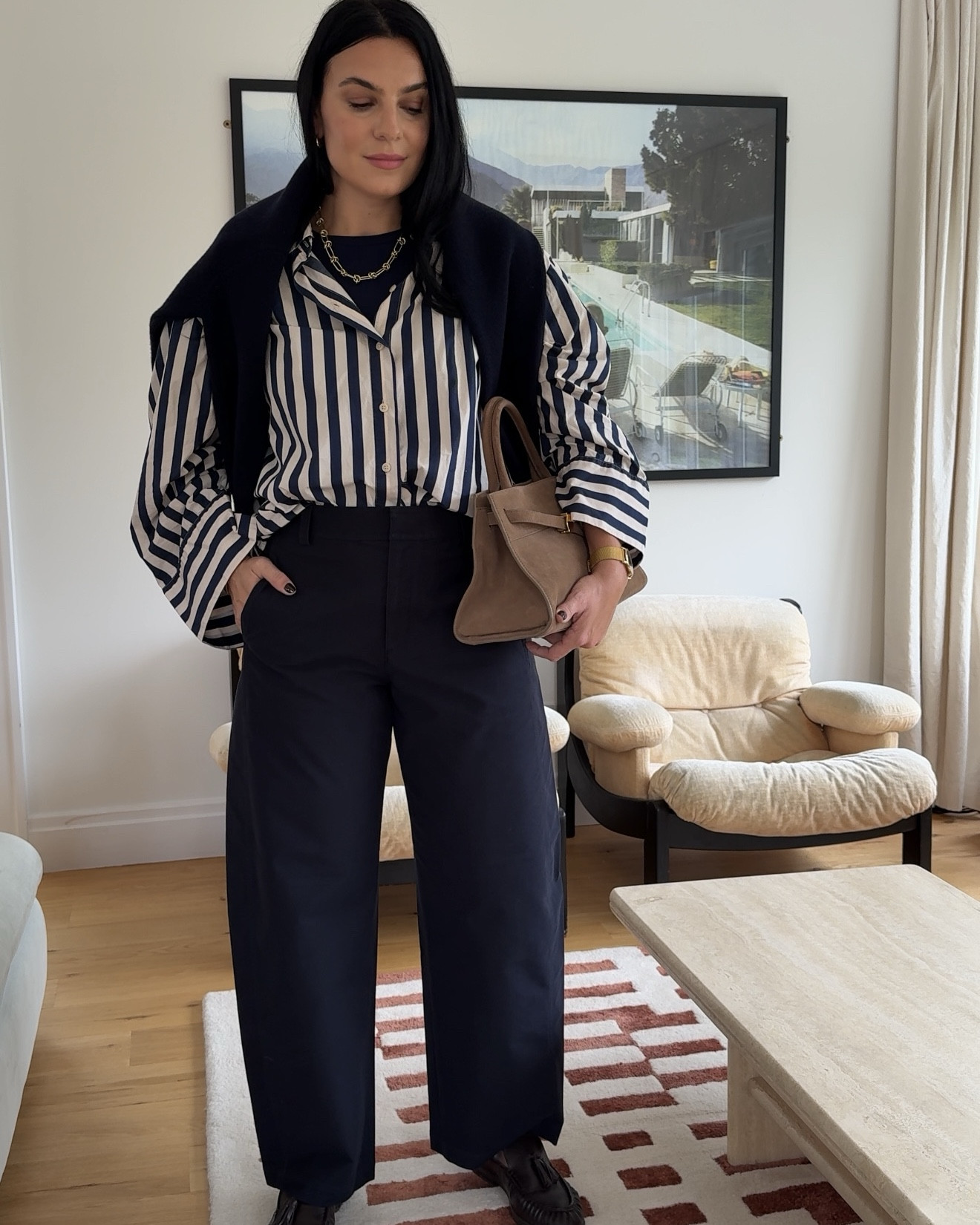 How to wear the Uniqlo barrel leg trousers for work, casual, date night/ drinks

Uniqlo, barrel jeans, checked jacket, Me+em, Zara, M&S, jumper, autumn, striped shirt, navy coat, statement jewelry, loafers 

 

#LTKautumn #LTKdatenight #LTKworkwear