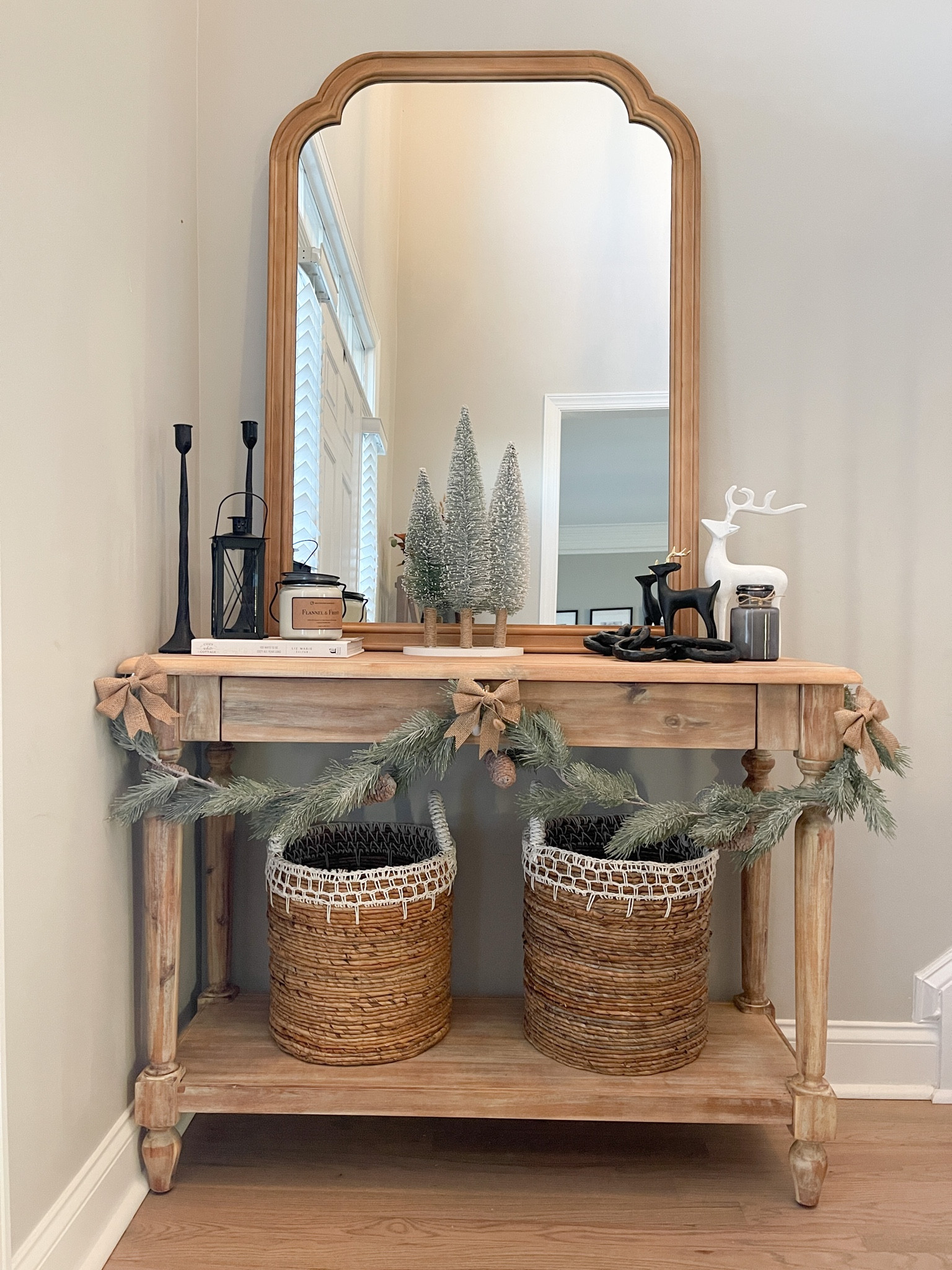 Our entryway console table! 🥰

#LTKstyletip #LTKCyberweek #LTKhome