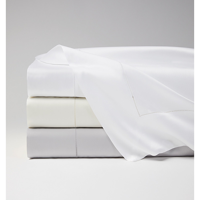 Sferra Giza 45 Percale Fitted Sheet, Queen | Bloomingdale's (US)