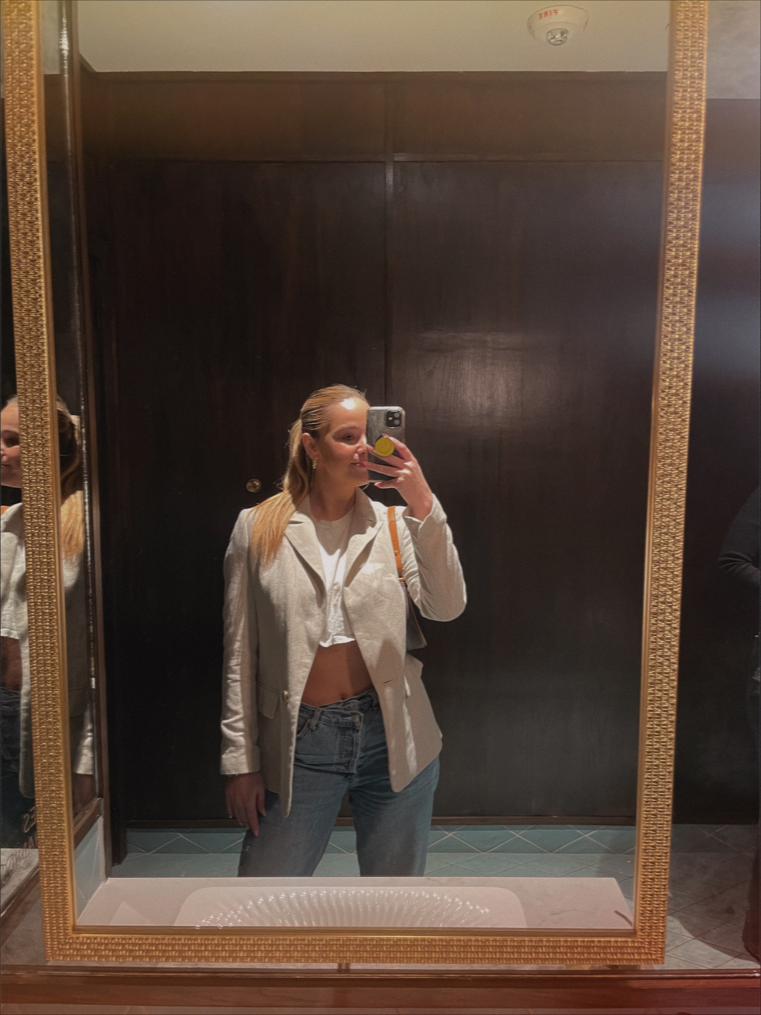 tgif 🍸

tossing a blazer over a tee paired with jeans is such an easy way to elevate any simple outfit perfect for a night out.

linking some great ones 🫶

#LTKFind #LTKsalealert #LTKstyletip