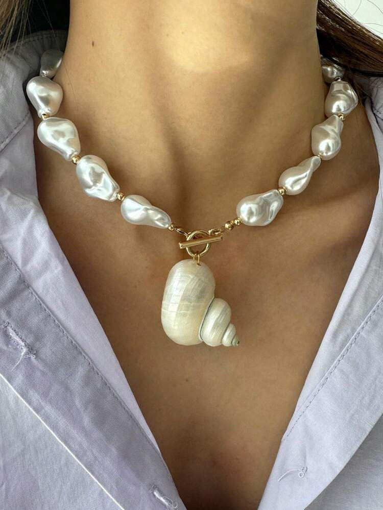1pc White Asymmetrical Baroque Pearl Natural Big Seashell Pendant Necklace, Simple & Versatile Beach Jewelry, Elegant & Chic For Women Summer Holiday | SHEIN