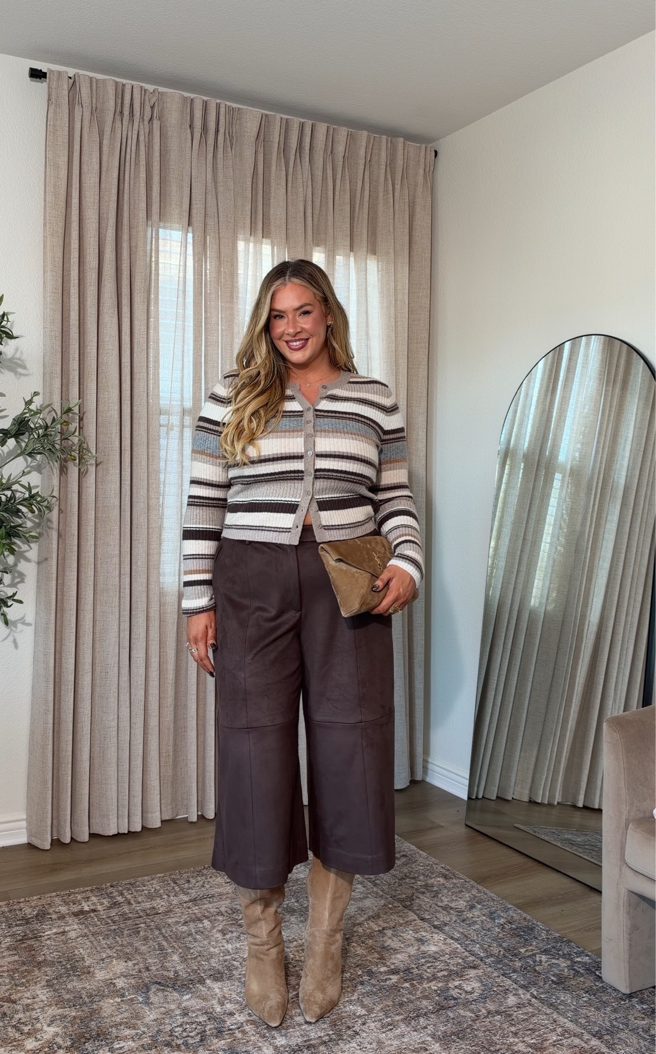 fall outfit inspo 🤎wearing a 33 long in these pants & a large in this sweater