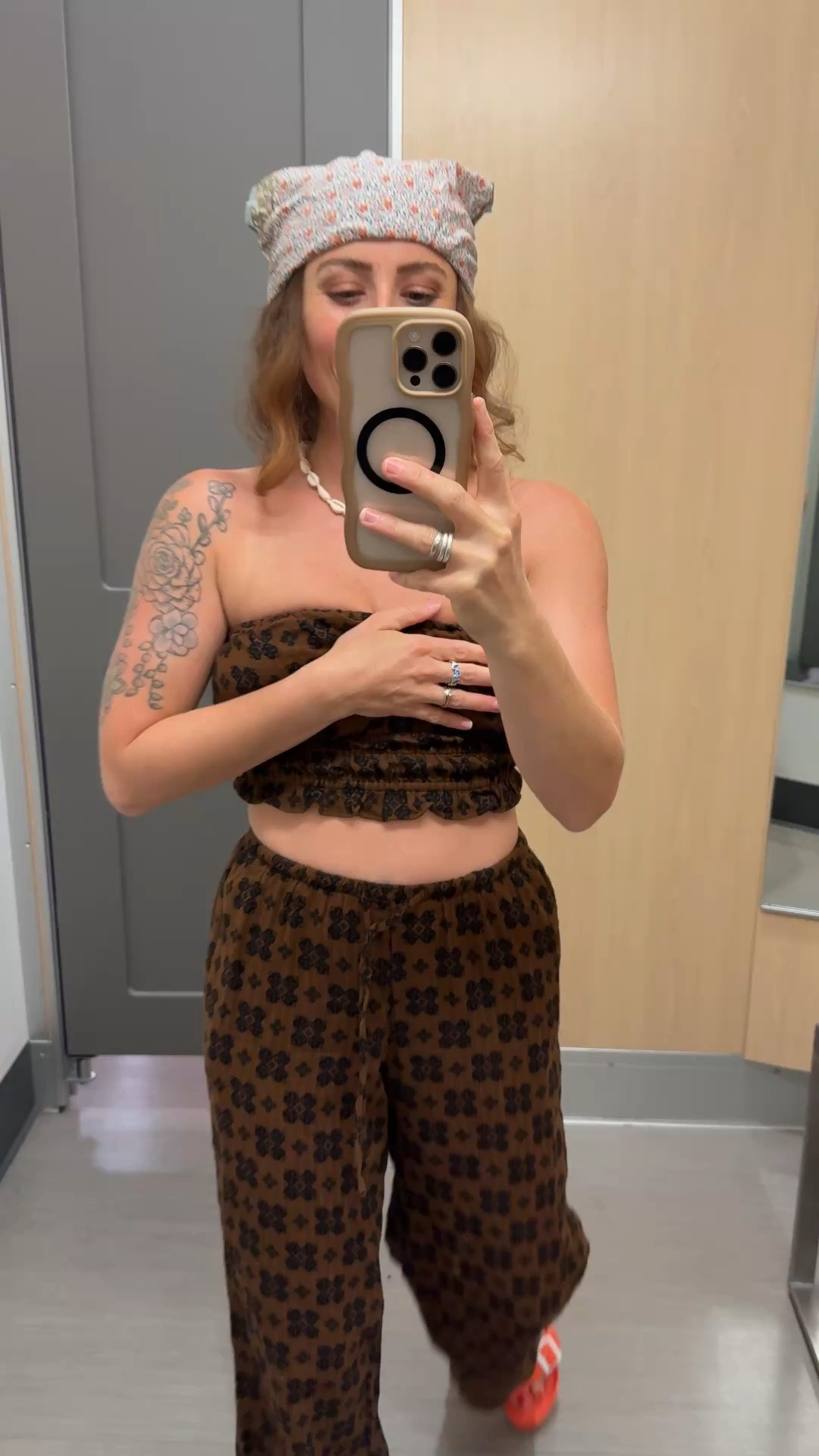 Xs in both! Better for small chest. I def needed more support lol