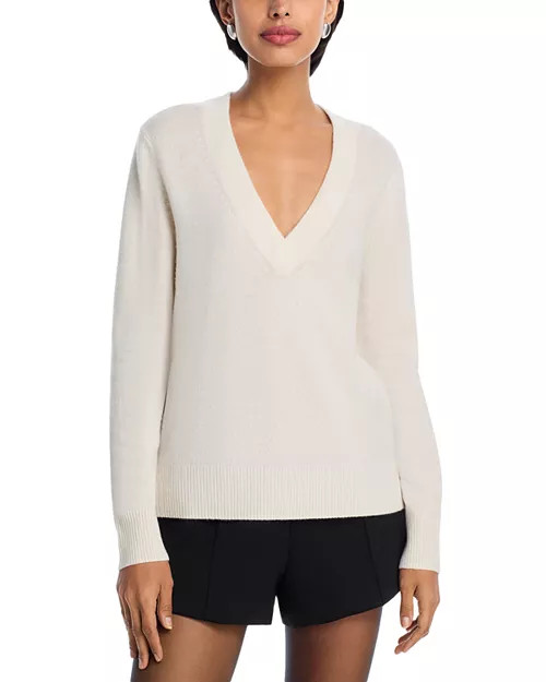 100% Cashmere V Neck Sweater - Exclusive | Bloomingdale's (US)