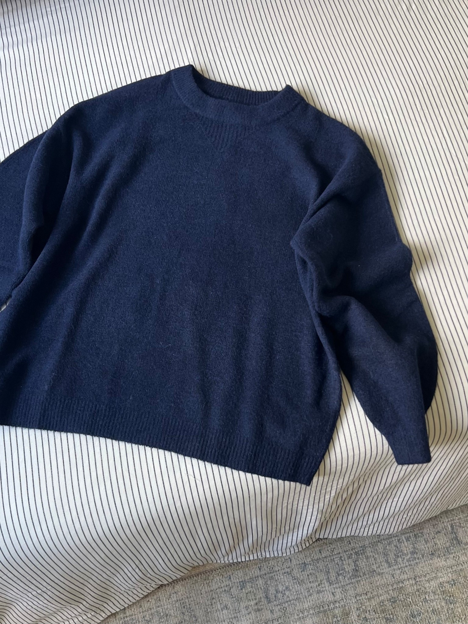 Soft knit sweater - navy. Such a staple in your wardrobe for this time of year.

Highly recommend this. I got a size Large for an oversized look. #sweater #sweaterweather #navyknit #navyjumper 

#LTKautumn #LTKuk #LTKstyletip
