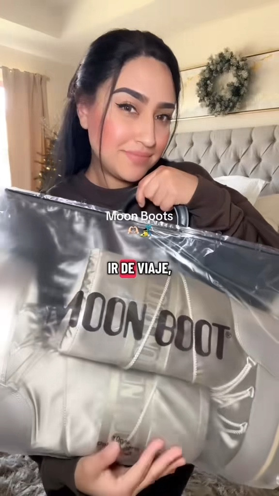 MOON BOOTS🤳🏼🎿🏂☃️

#LTKgrwm #LTKHoliday #LTKGiftGuide