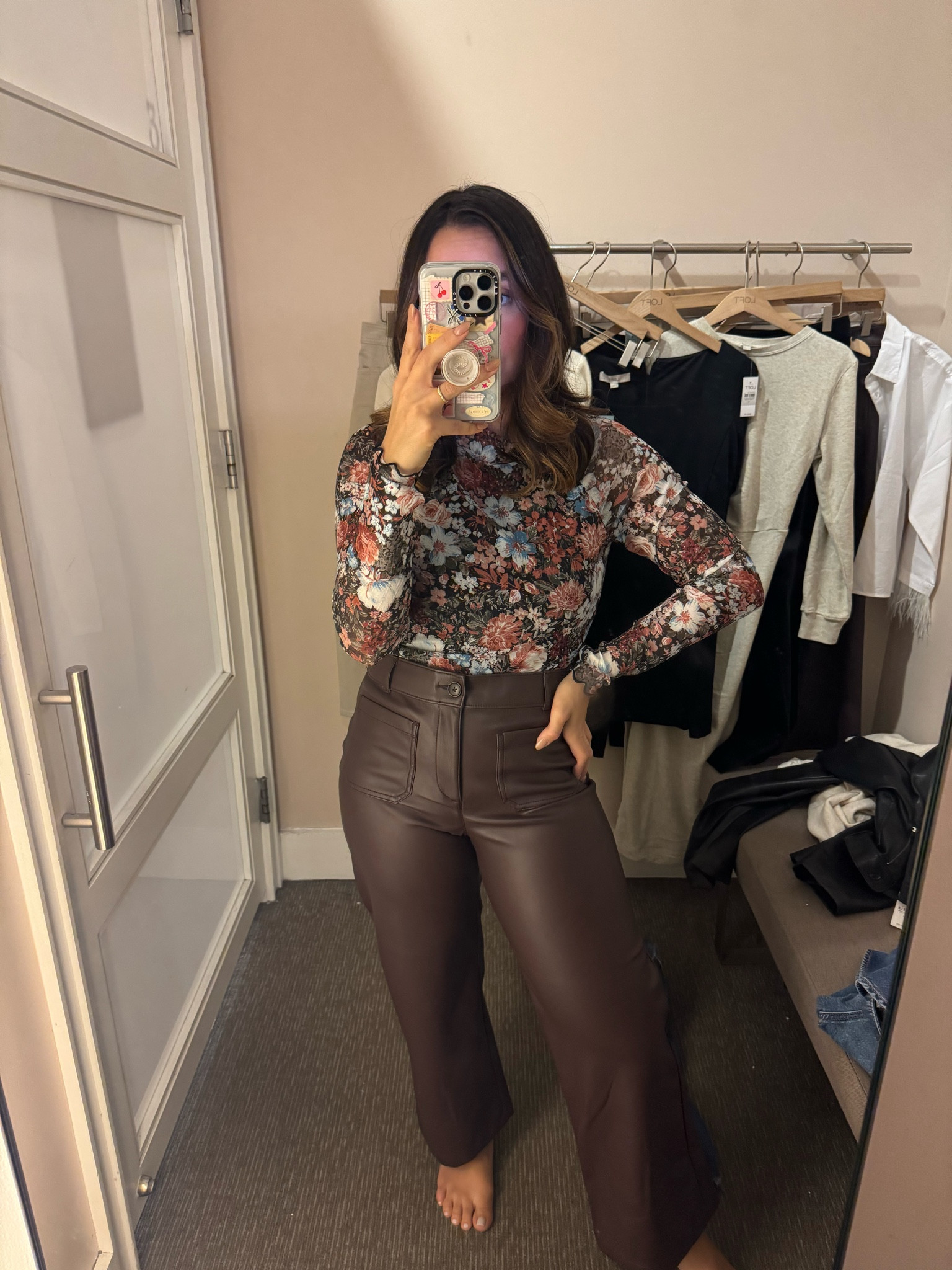 Medium top and size 4 pants! 

#LTKFindsUnder100 #LTKStyleTip