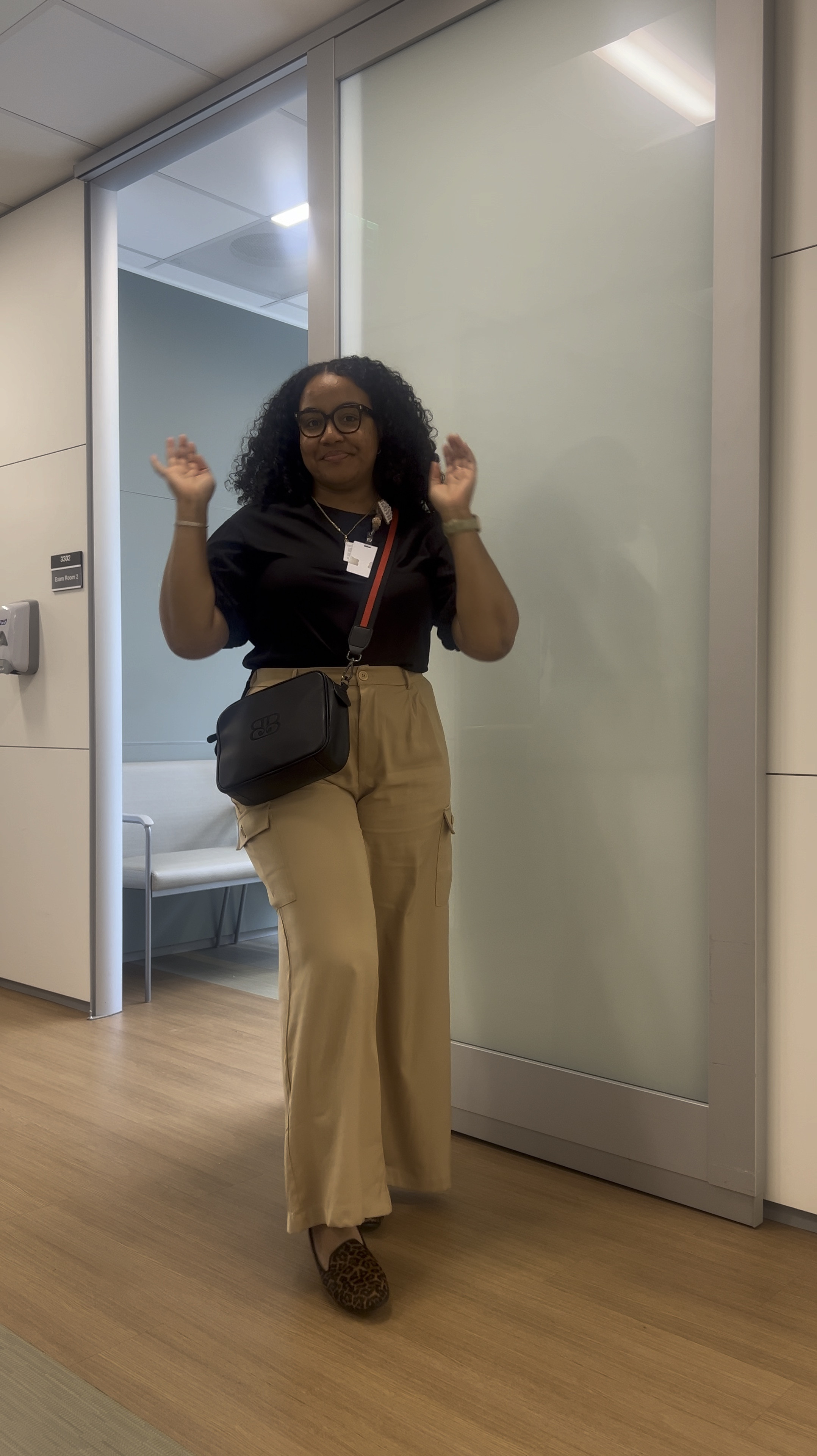 Midsize business pants, curvy business clothes, dress pants for curvy midsize women, workwear 

#LTKworkwear #LTKVideo #LTKfindsunder50