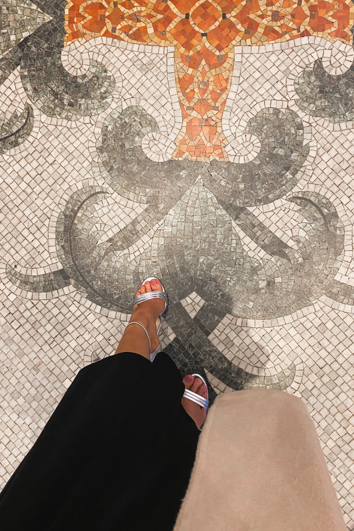 For the upcoming holiday parities or a festive ball 🎄 I paired my Sarah Flint Perfect Sandal 85 with my mother’s vintage black velvet dress and a vintage fur coat. Something old + something new = something classic ✨ Use my code for $50 off your first pair of Sarah Flints: 
SARAHFLINT-BACOLSIECOTTAGE

#LTKHoliday #LTKstyletip #LTKshoecrush