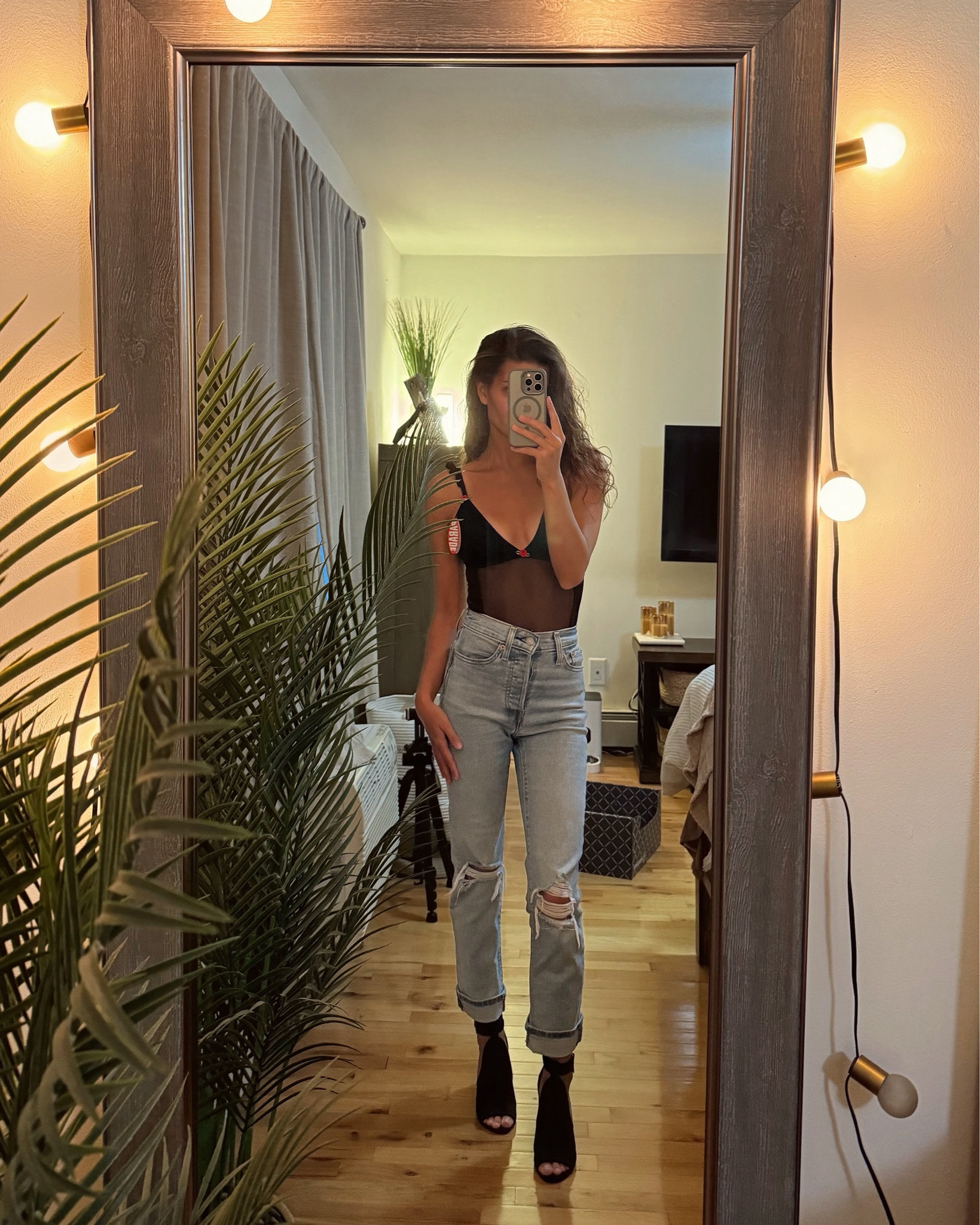 Who says subtle can’t be bold? 🌹💫💋🥰 @parade #paradepartner use code COURTENEYCOX for 30% off at parade xo

#LTKFindsUnder50 #LTKStyleTip #LTKSaleAlert