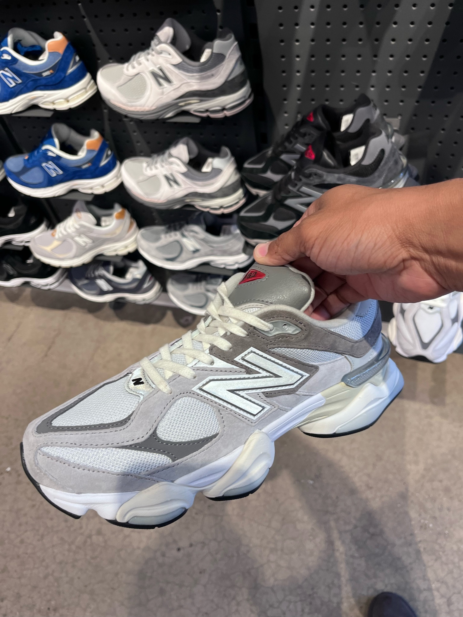 Men’s NEW BALANCE 9060 🤍🖤 faveeee sneakers for my husband right nowwww. Men’s sneakers. 