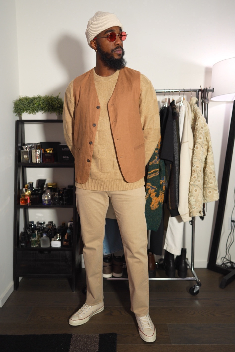 Valentine’s Day outfit with a coral vest, knitted sweater, and a pair of taupe jeans and converse. Link to all items down below ⬇️!

#LTKmens