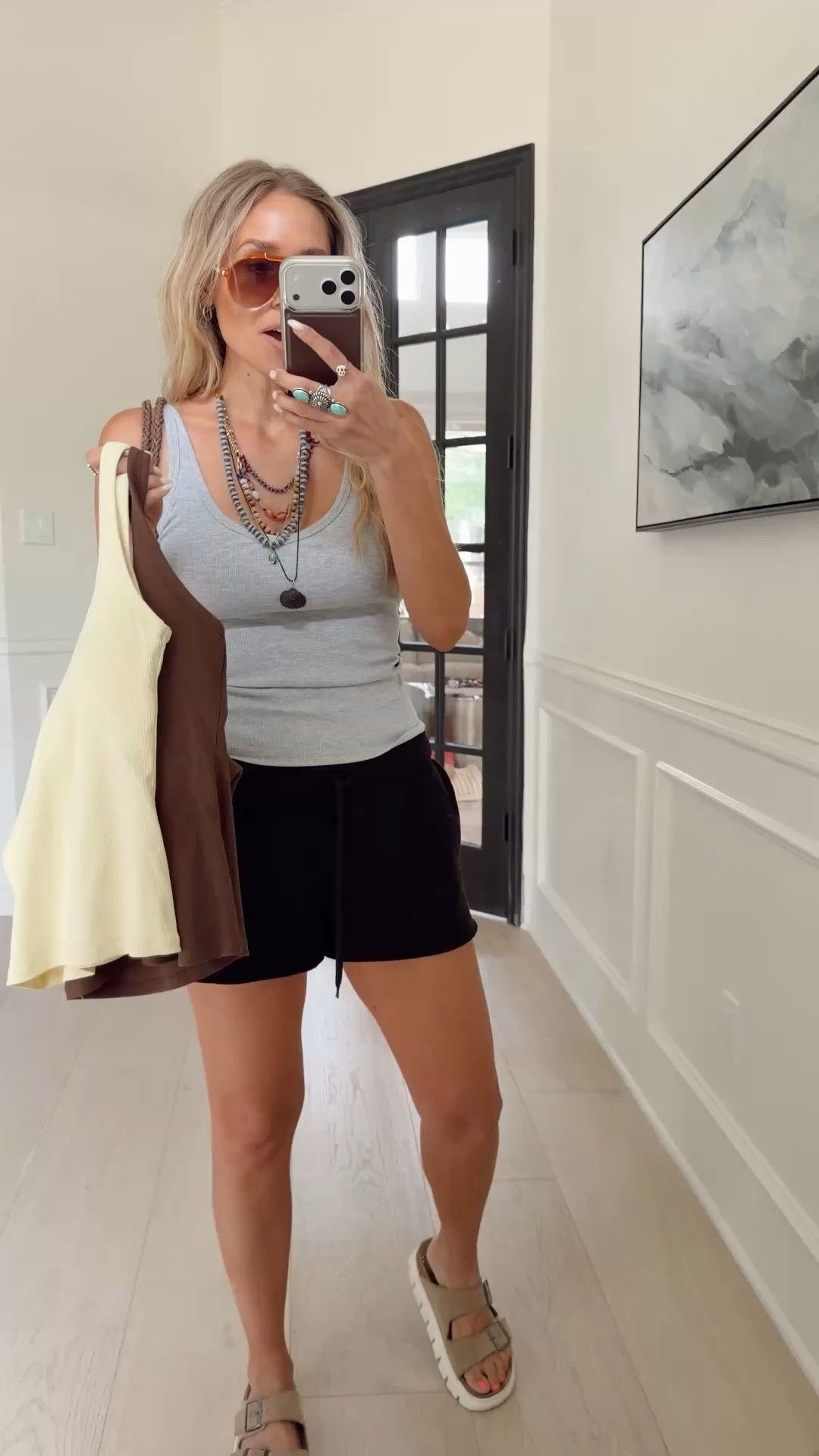 These tanks with the built in bra are a GAME CHANGER 👀 I especially love that they come in short sleeves and long sleeves too! So nice to wear as is or for a layer.

Wearing my tts (small)

5’5” // 120 lbs

#LTKootd #LTKgrwm #LTKSaleAlert