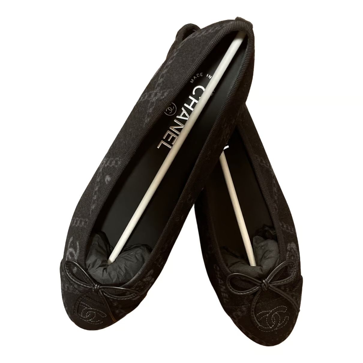 Cambon cloth ballet flats Chanel Black size 10 US in Cloth - 35986688 | Vestiaire Collective (Global)