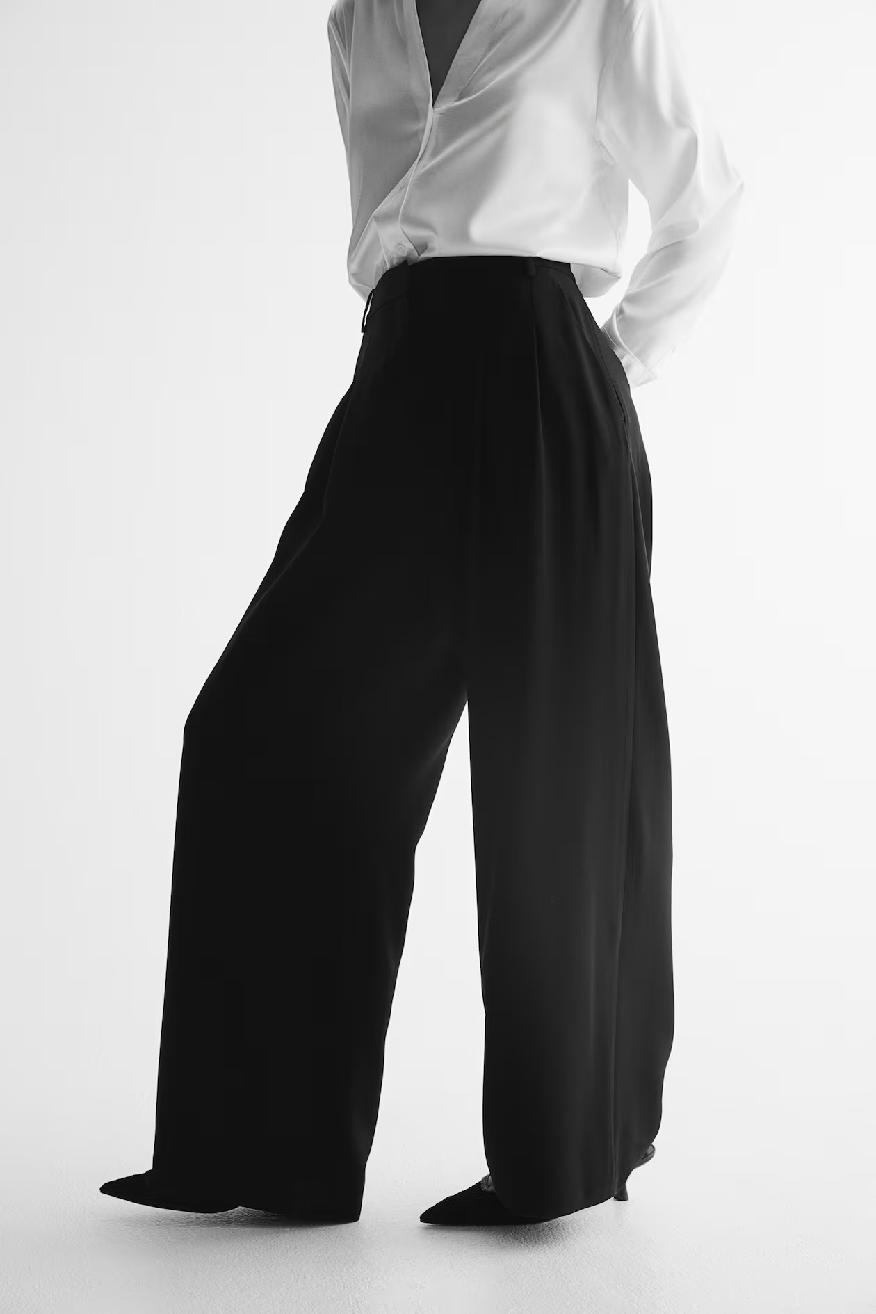 Weite Hose - Schwarz - Ladies | H&M AT | H&M (DE, AT, CH, NL, FI)