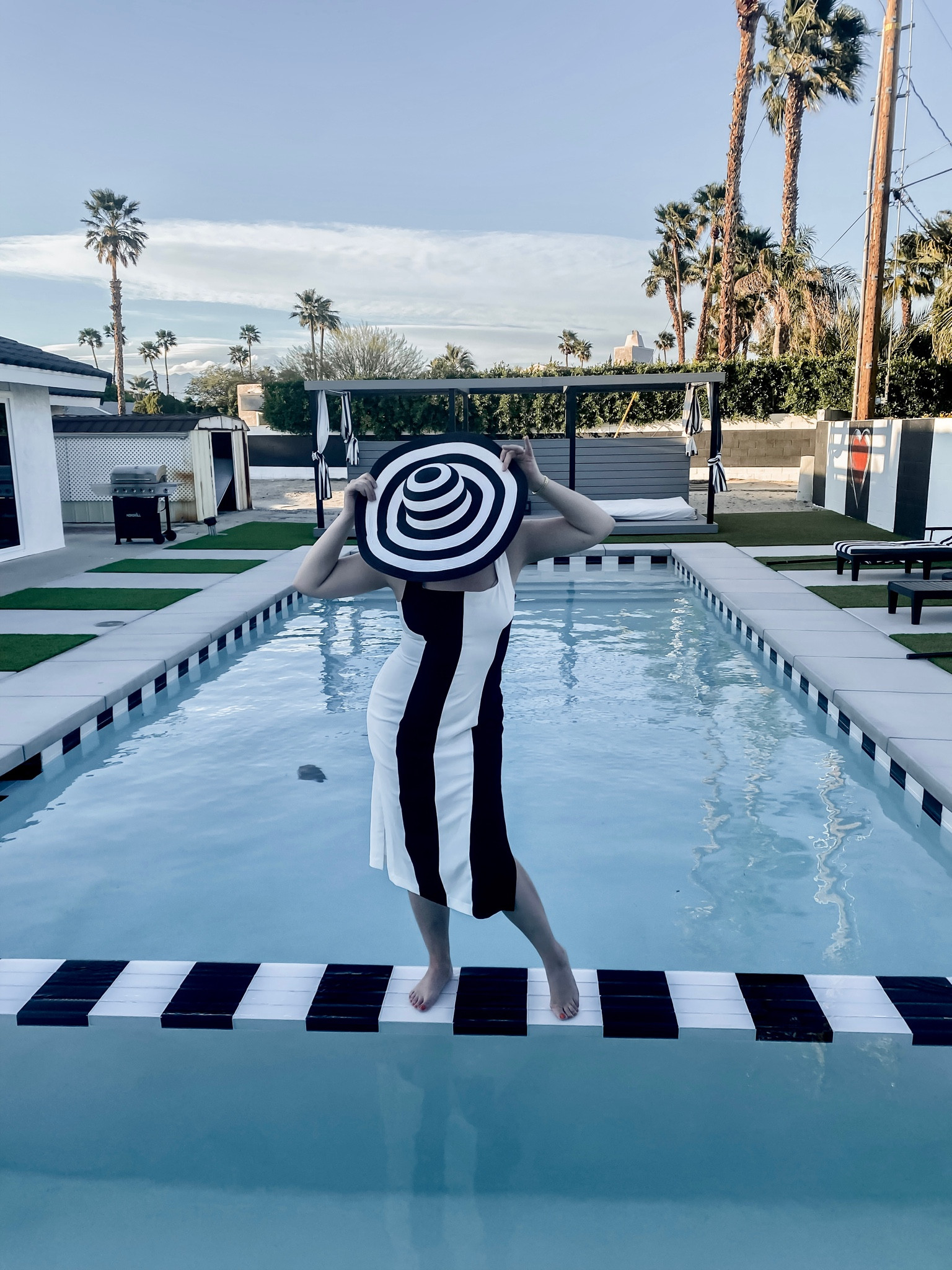 All stripe everything.

#LTKstyletip #LTKSeasonal #LTKtravel