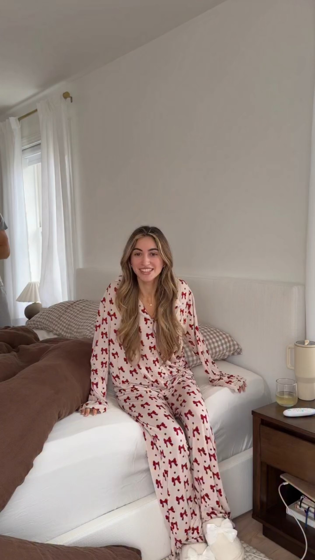 VLOGMAS DAY 4❅  coffee date & surprise bday gift , linking some things in this vlog! 🤎

#Vlogmas #vlogmas2025

#LTKdayinmylife #LTKGiftGuide #LTKvlog