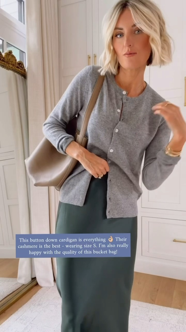 The cashmere quality is so good and the price is amazing! The bucket bag is so great too. Wearing S @quince #quincepartner 

 #LTKSeasonal