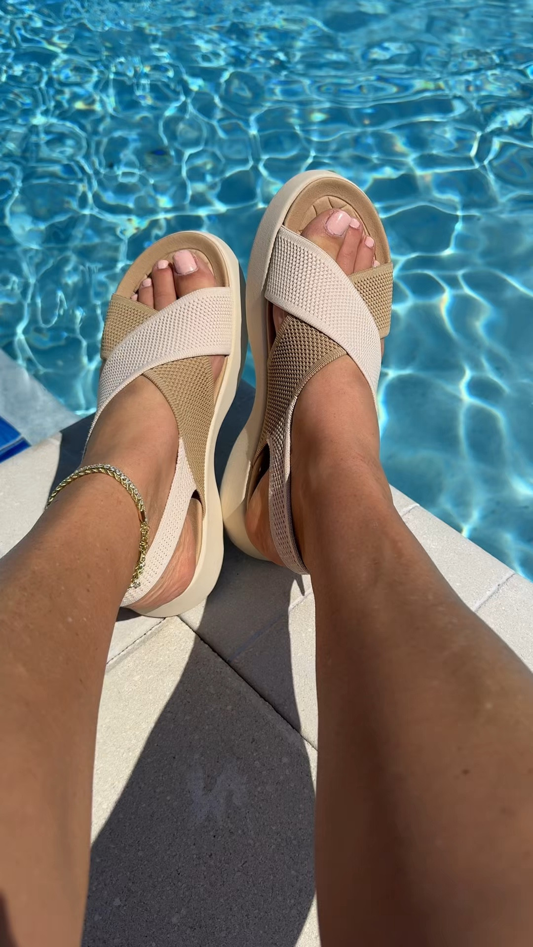 My go to arch support sandals for summer! 

#LTKSeasonal #LTKOver40 #LTKActive