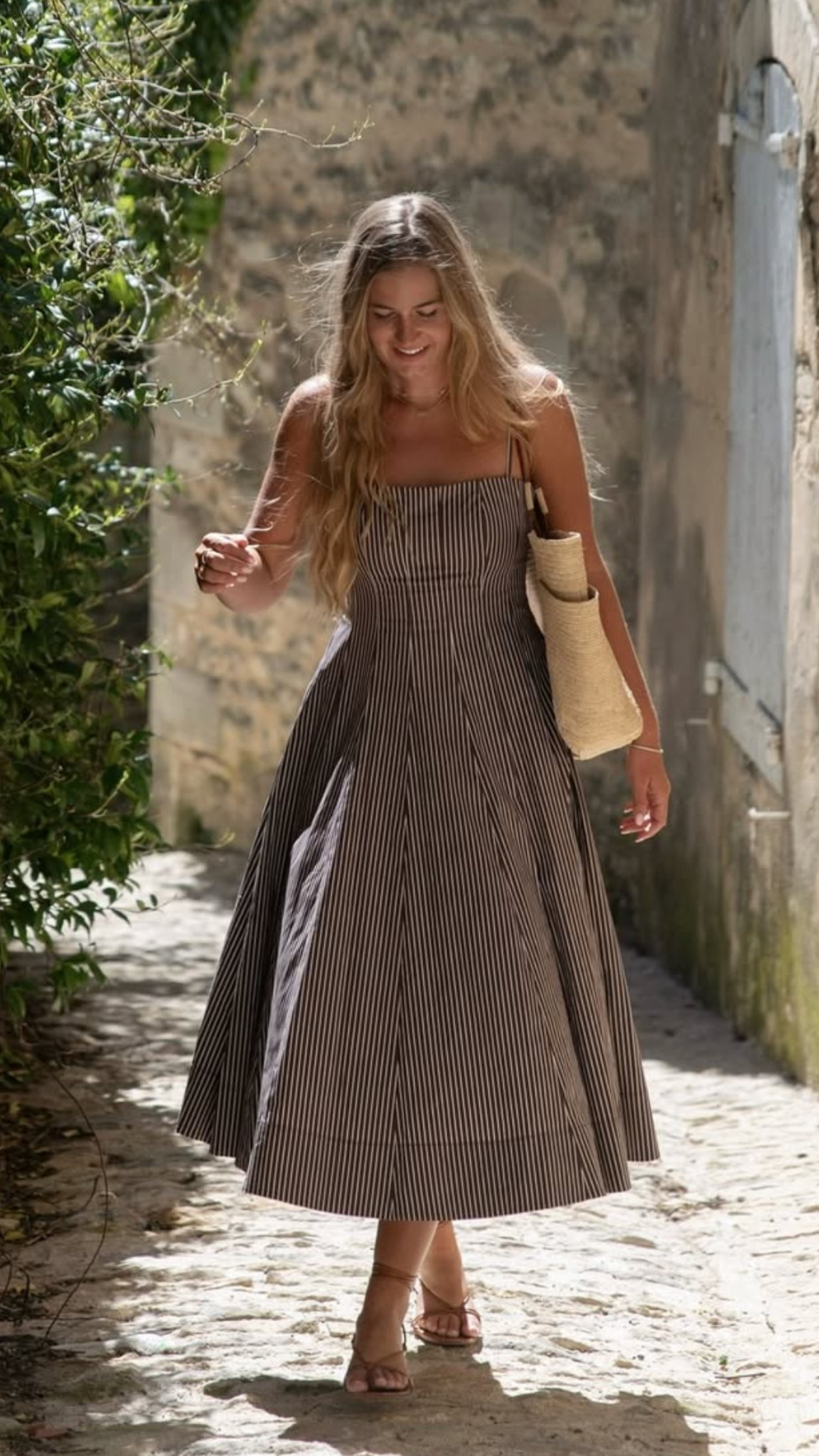 The most flattering sundress I’ve put on in a while! Comes in a few different prints at various places, true to size! Perfect for all things, spring and summer!

#LTKStyleTip #LTKMidsize #LTKTravel