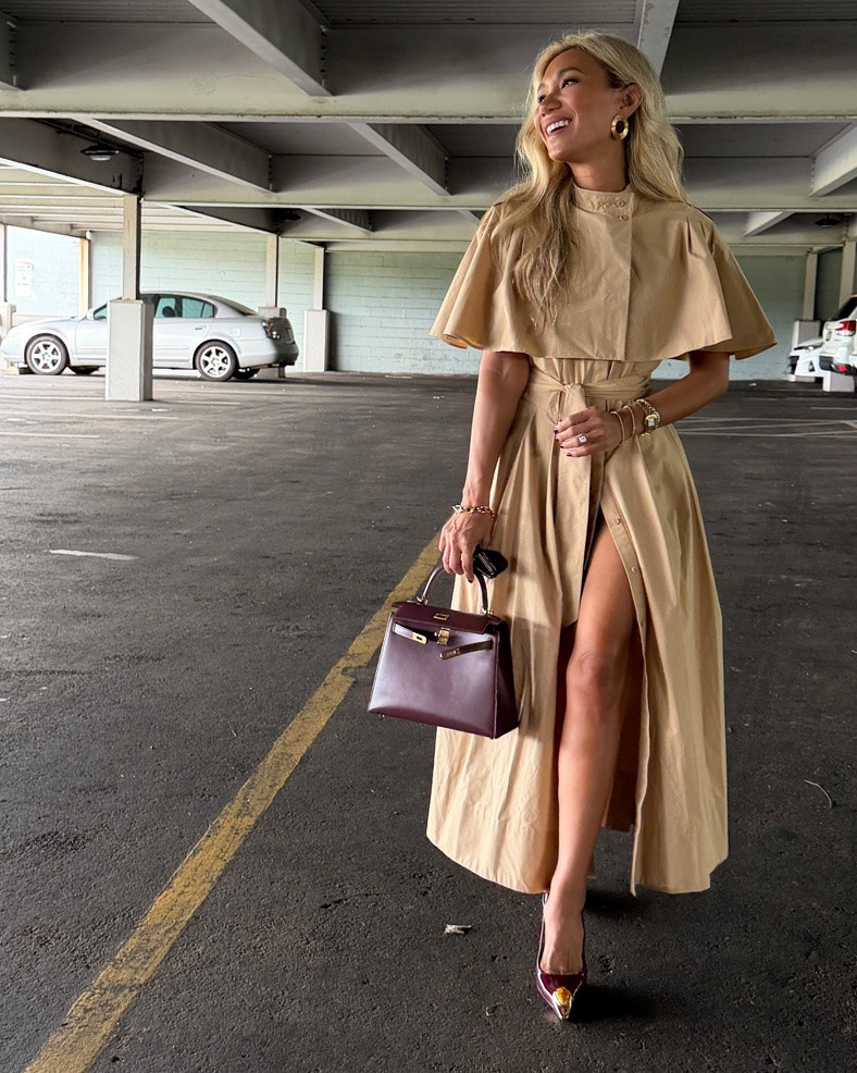 The most perfect chic cape dress @Zara 
Xs.