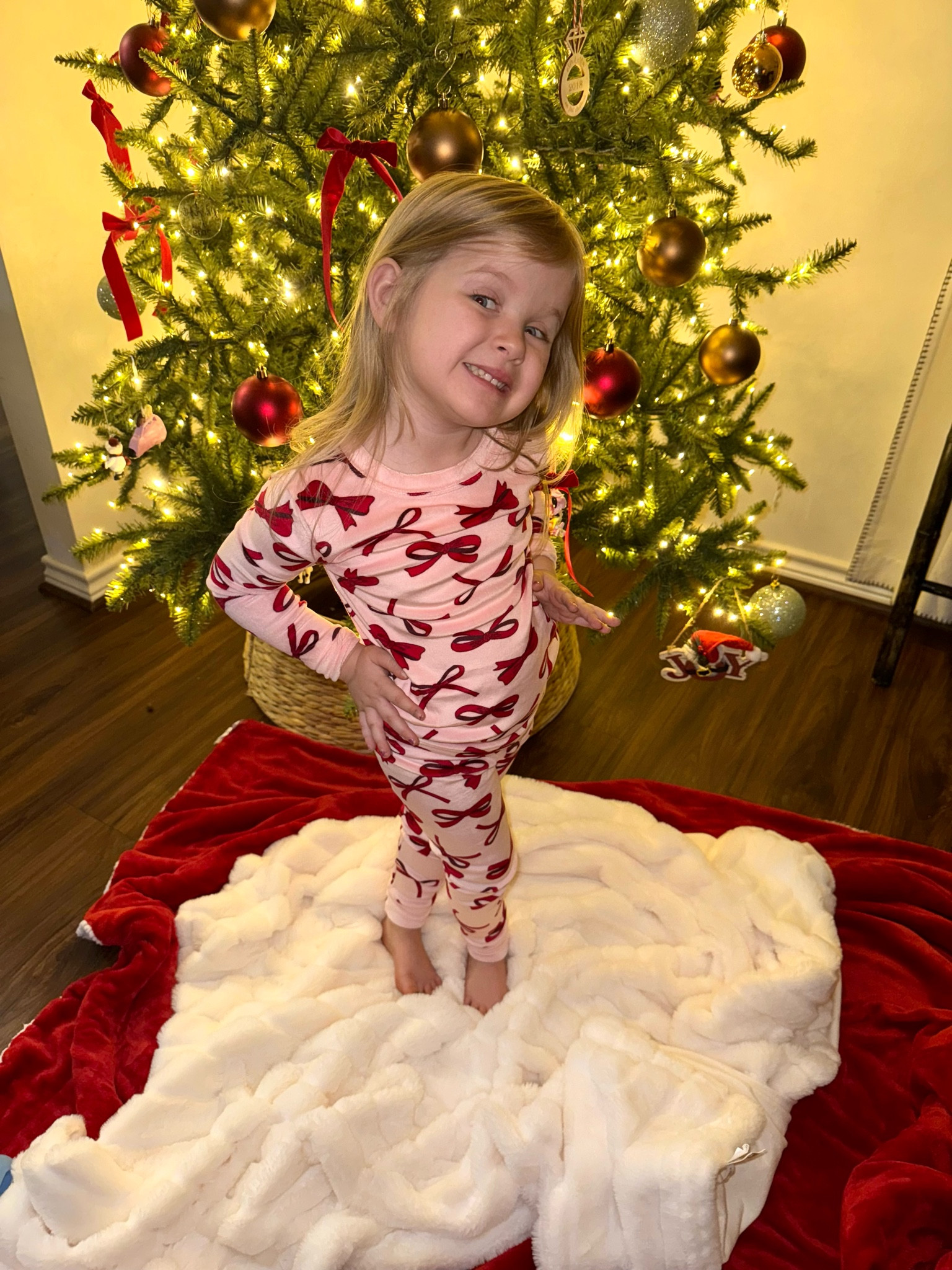 Kid bow pjs🥹 so soft!! 

#LTKSeasonal #LTKKids #LTKHoliday