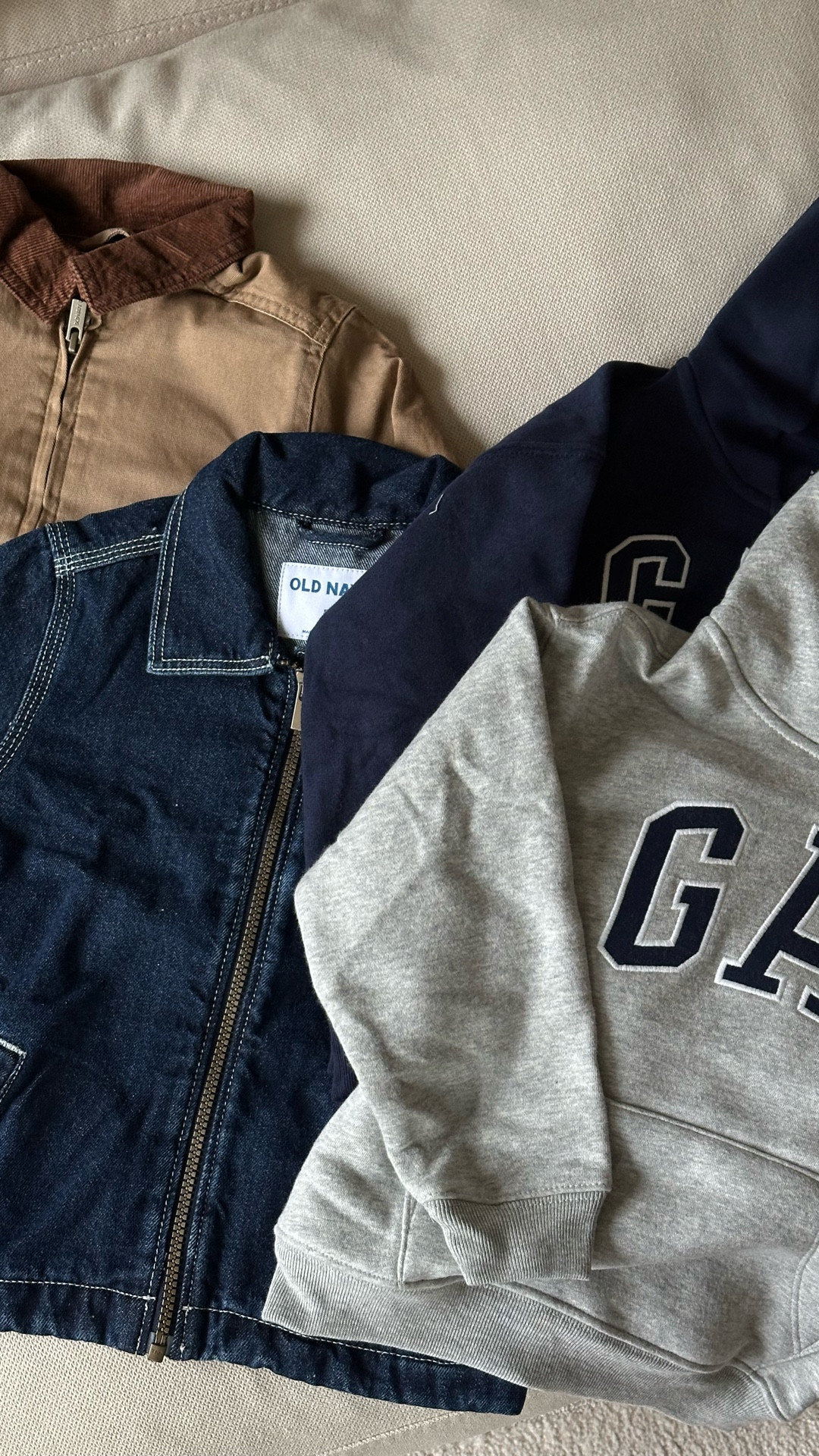 the best capsule pieces for my toddler from @oldnavy & @gapkids 🤎🍂

- 

#capsulewardrobe #toddlermom #toddlerbasics #oldnavyhaul #toddlerhaul #oldnavy #gapkids #gaphaul