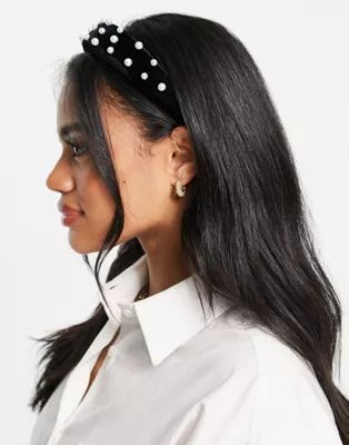 Revolution Hair – Samt-Haarreif in Schwarz mit Perlenbesatz | ASOS (Global)