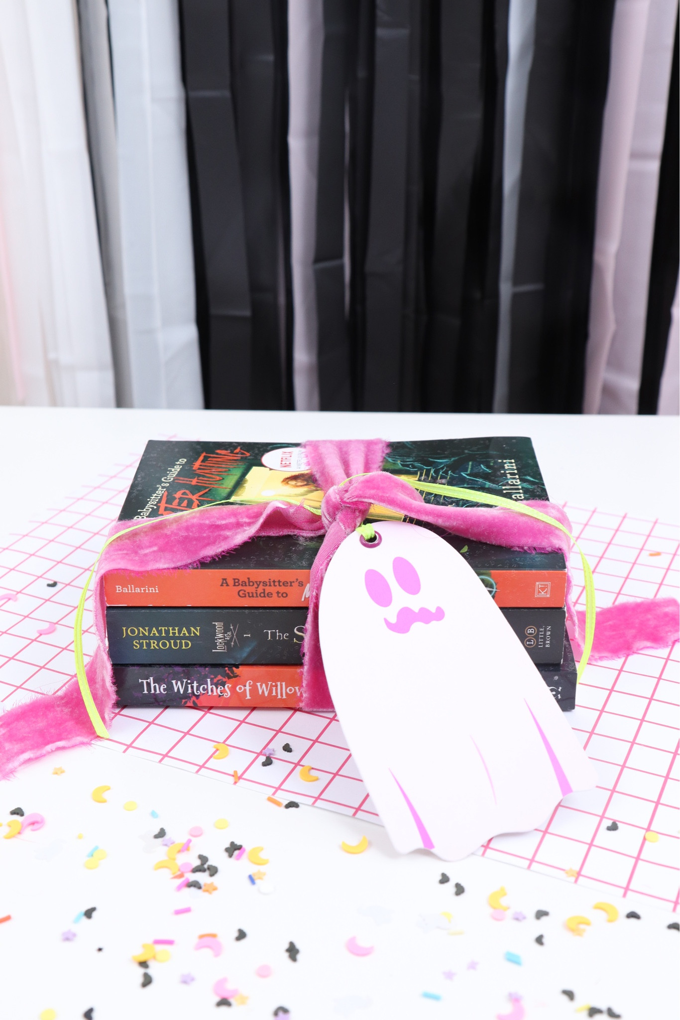 Tween Halloween BOO Books!👻📚

Do you do Halloween gift baskets or BOO baskets? If you have a tween or young teen (middle schooler) that loves to read add a spooky book this Halloween! 

 #tweenapproved #tweenbooks #tweenhalloweenbooks #boobasket #boobasketideas #tweengiftideas

#LTKHalloween #LTKkids #LTKGiftGuide