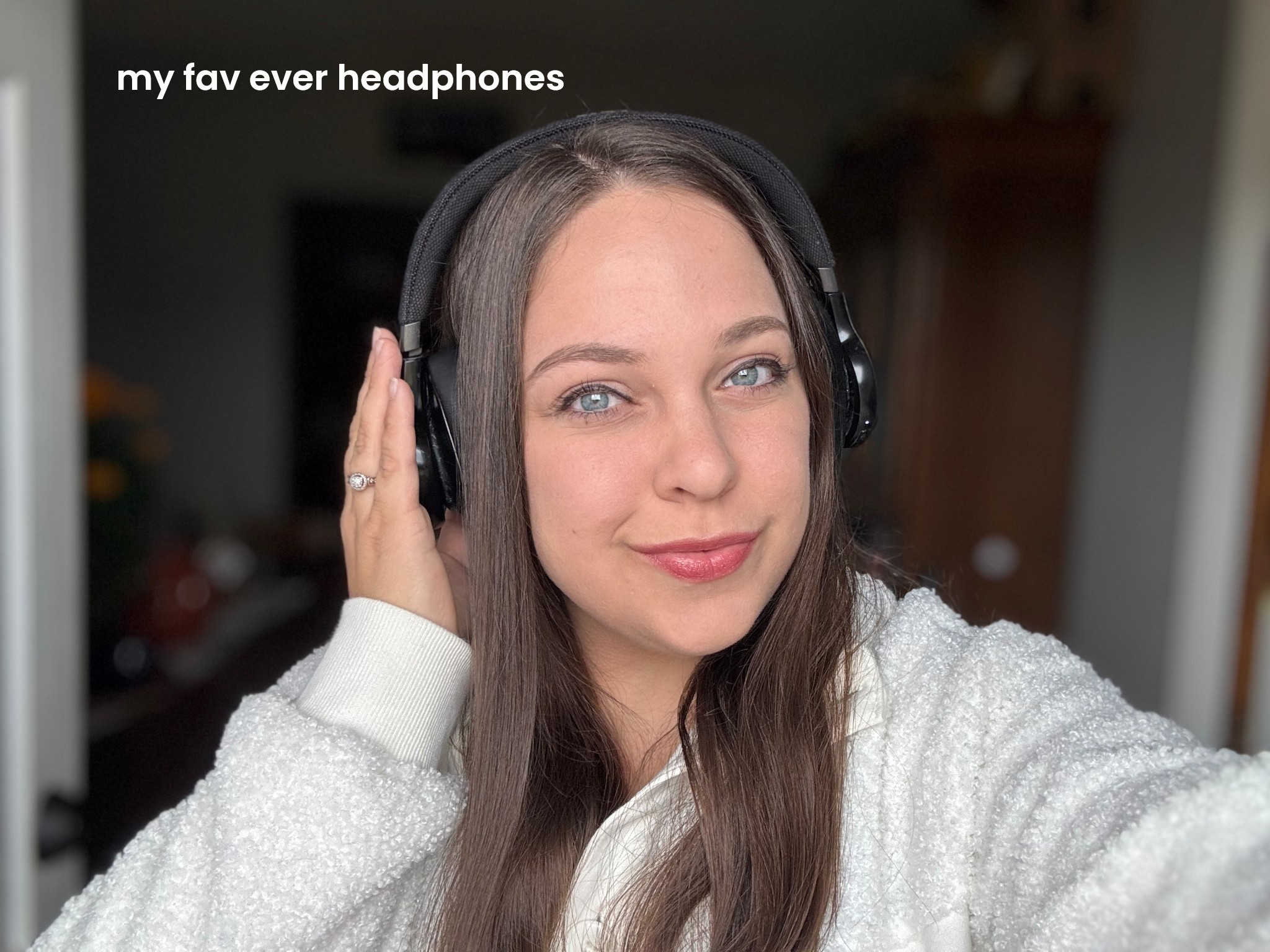 my fav feature is the noise canceling feature because i even put it on without music to help my overstimulated self🤣