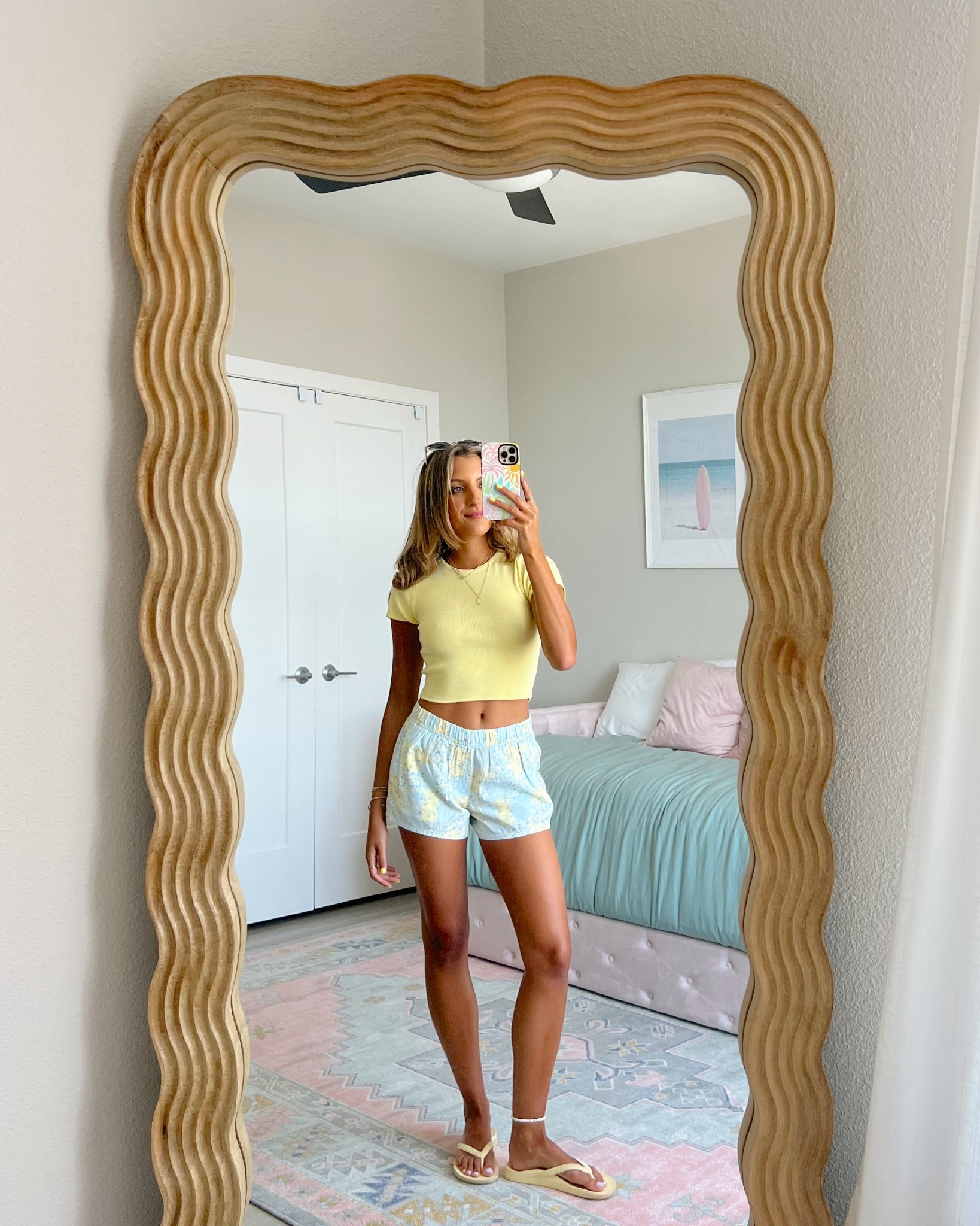 spring outfit ideas from the Hollister sale 💗 wearing a size XS in this tee and an XS linen shorts boxers 