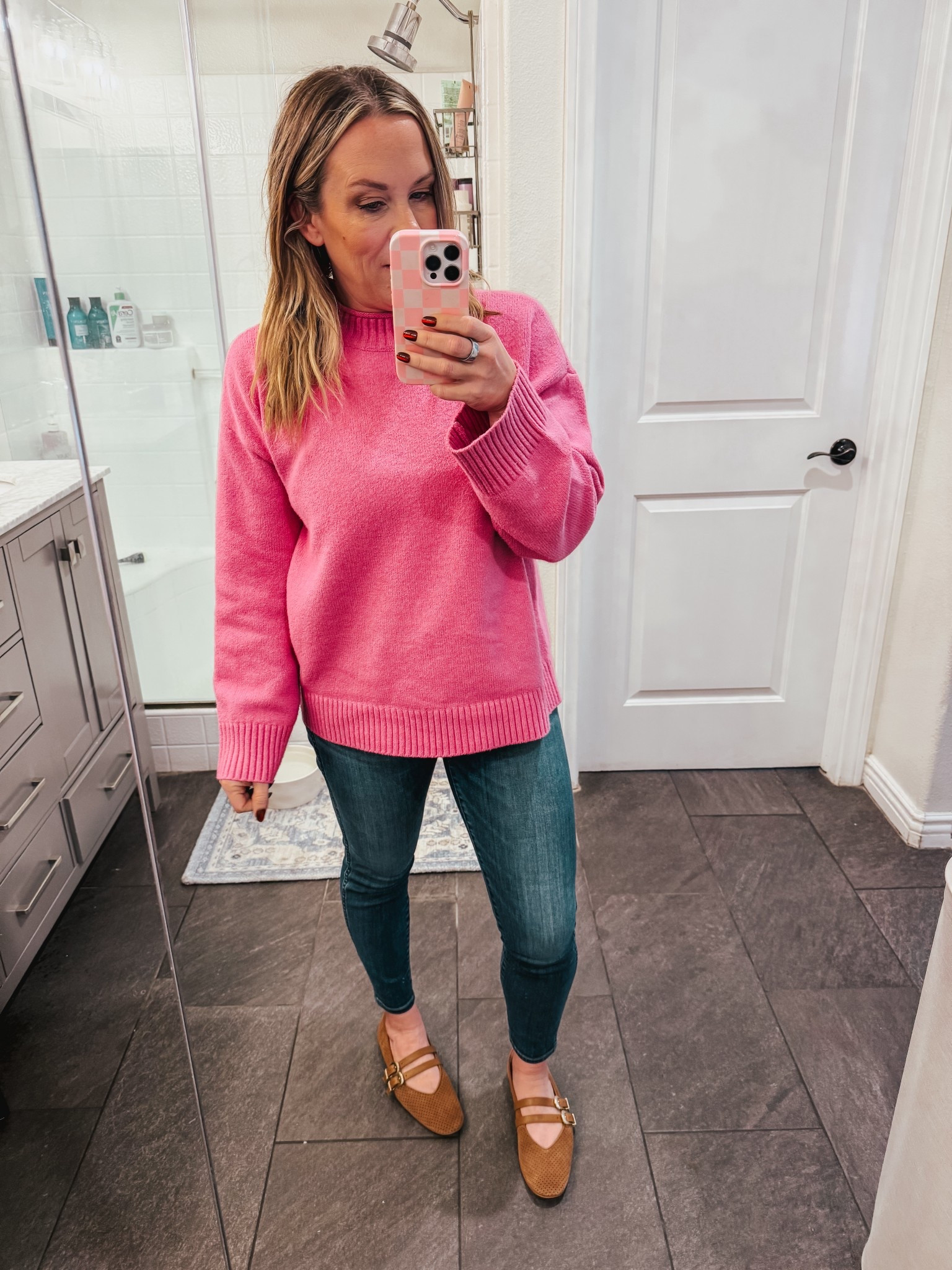 This sweater is the perfect mix of oversized and cozy 

#LTKValentine #LTKOver40