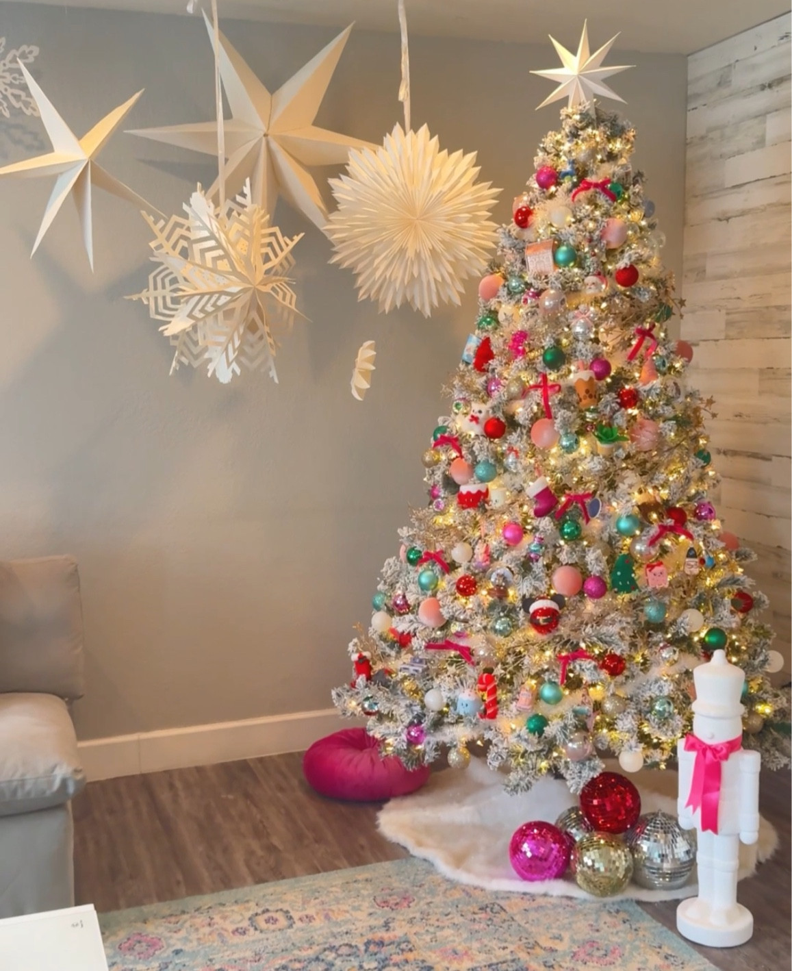 Christmas decor and holiday inspo for you 🎄🎀 

#LTKHoliday #LTKGiftGuide #LTKSeasonal