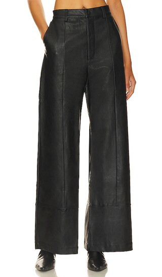 Marlowe Wide Leg Pant in Black | Revolve Clothing (Global)