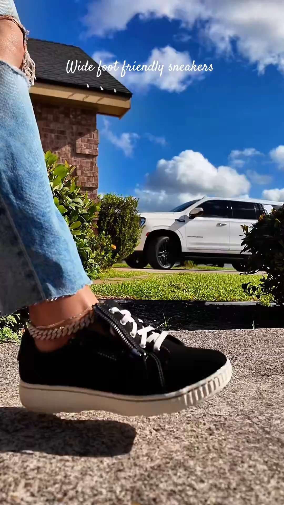 Polished, comfy, Clark’s ready. 💫 #clarkssneakers #comfortablesneakers #womenssneakers #clarksshoes #ad
 

 #LTKootd #LTKWorkwear #LTKTravel