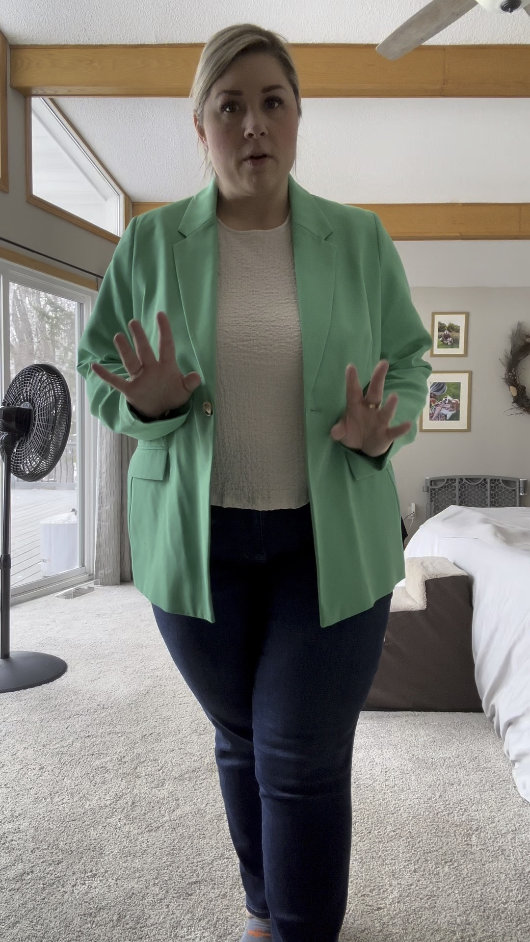 Green blazer and gray blazer. In a 2X in green but should be in a 1X and in an XXL in gray  

#LTKPlusSize #LTKMidsize #LTKWorkwear