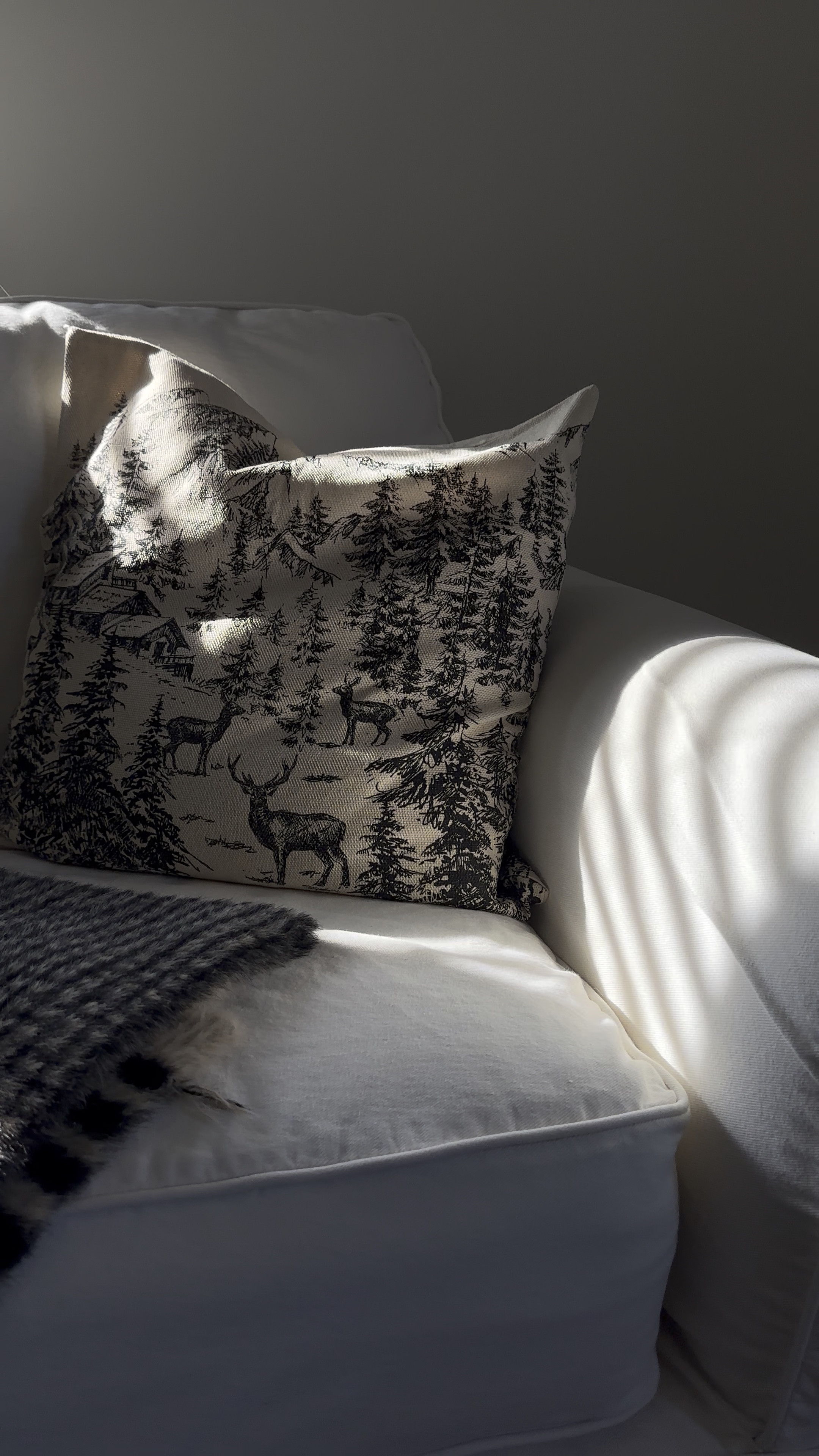 Starting the holiday right with this stunning Xmas pillow case from H&M Home.

#LTKSeasonal #LTKHome #LTKHoliday