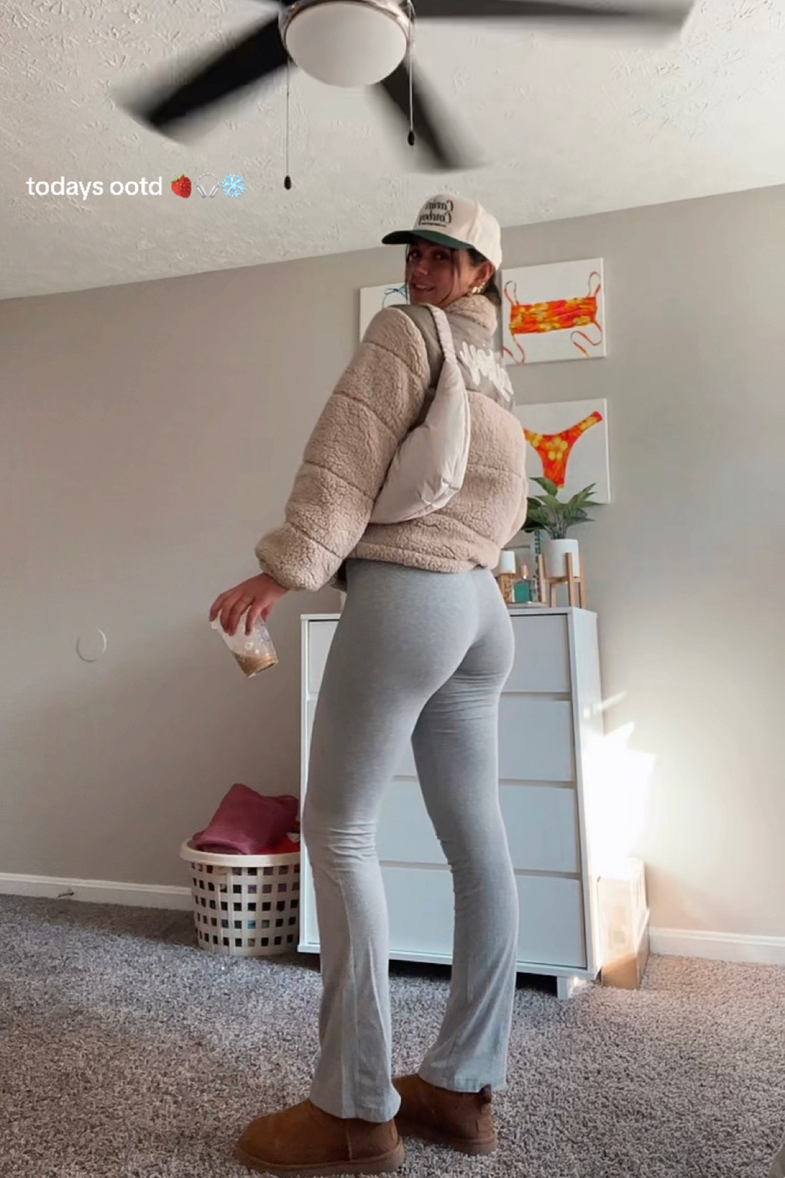 i can’t find the puffer but i linked one similiar <3

#LTKSeasonal #LTKCyberWeek #LTKGiftGuide