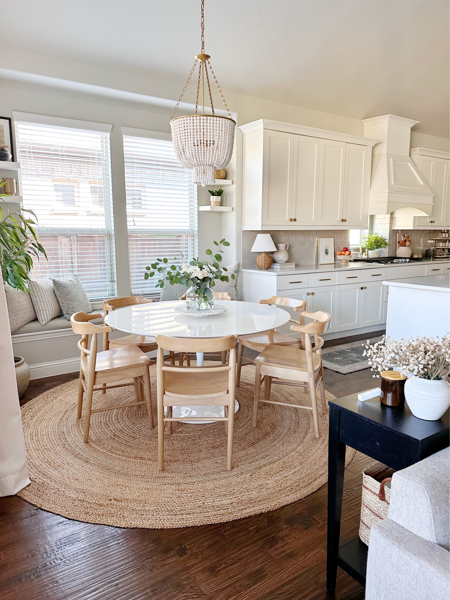 Breakfast nook // neutral home decor 

#LTKhome
