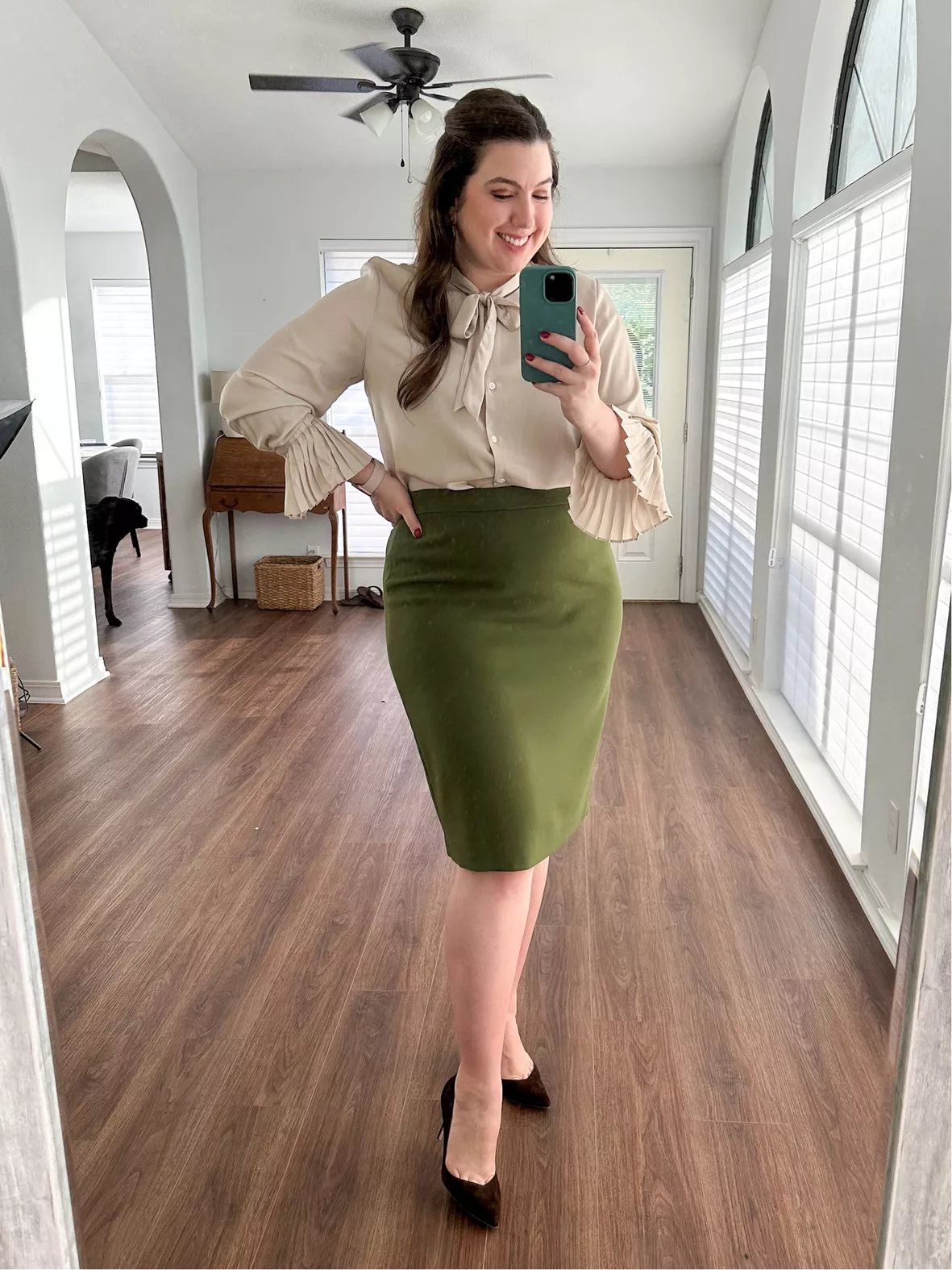 Top 10 Outfit Ideas with Pencil Skirts