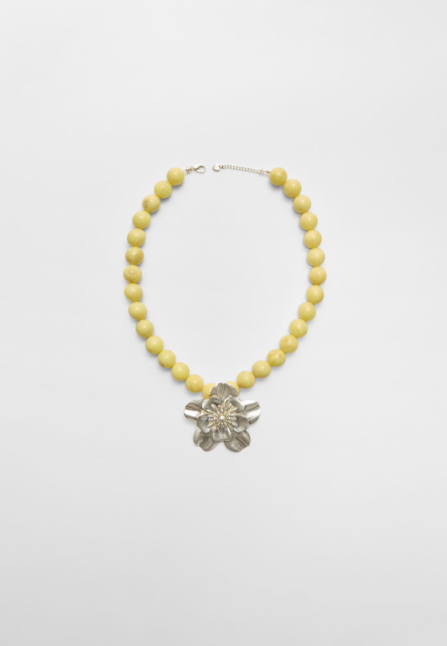 Beaded necklace with metal flower | Stradivarius (UK)