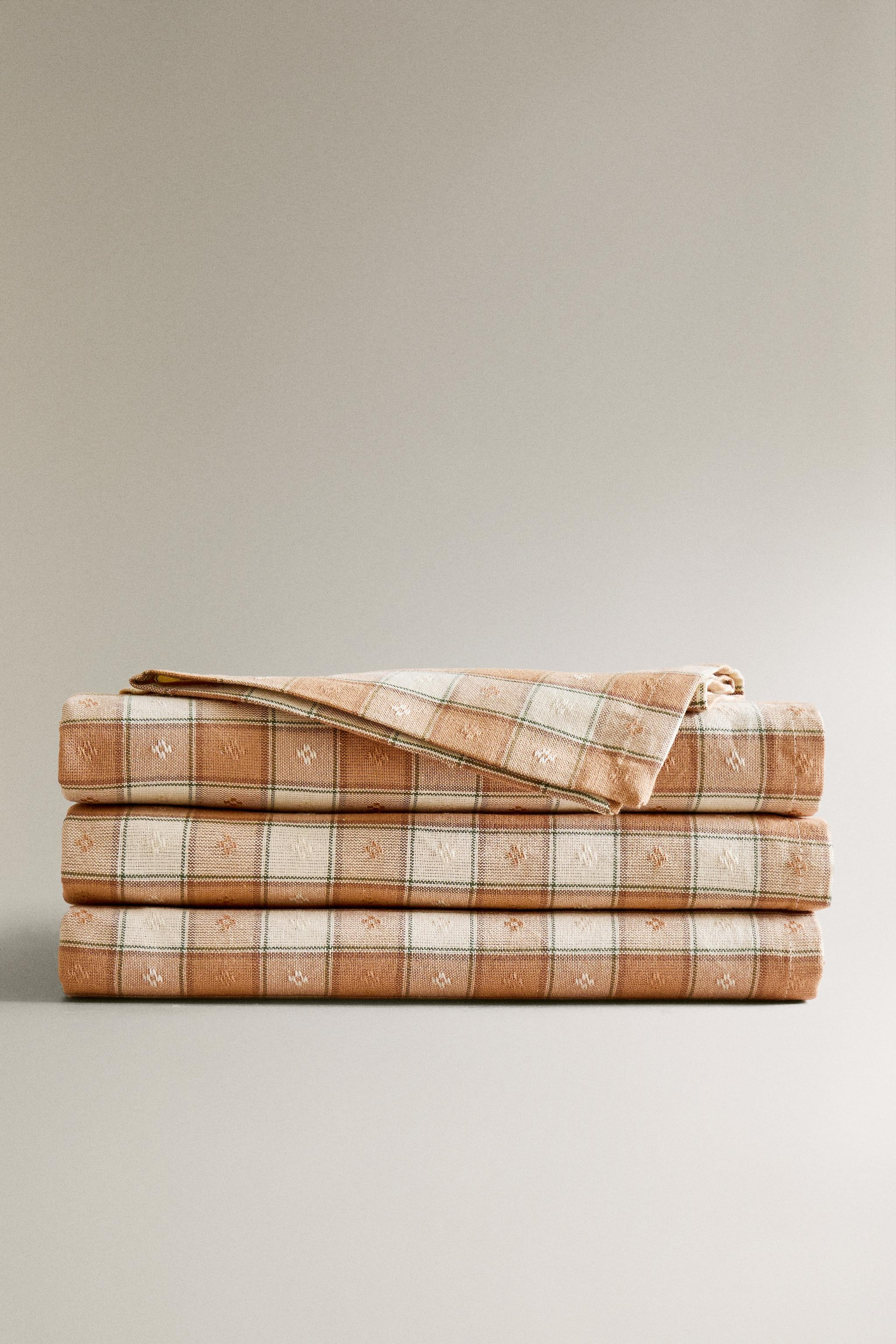 DYED THREAD CHECK TABLECLOTH | Zara US