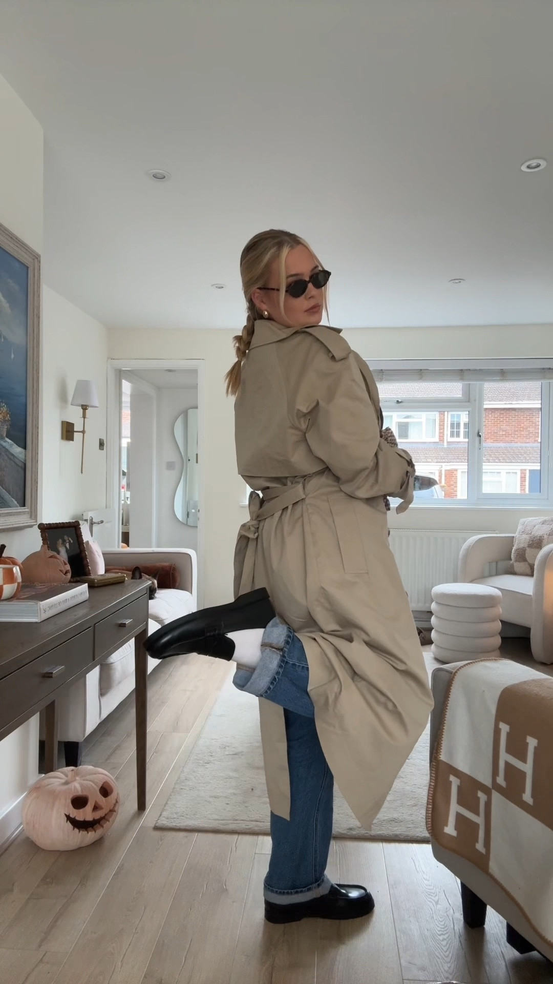 A super simple base made fun with different accessories. I just LOVE. A good trench coats and this one is the perfect amount of oversized whilst still looking stylish!
.
.
#trenchcoat #casualoutfit 

#LTKuk #LTKautumn #LTKstyletip