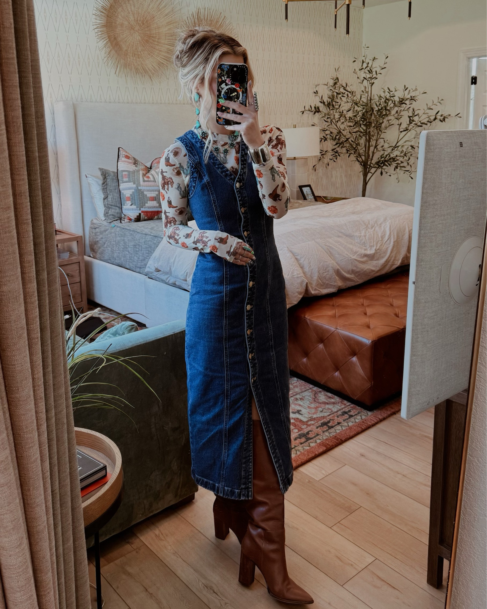Todays outfit 
Denim Dress-madewell
Boots- Steve Madden
Top- Gold Western Boutique
Earrings & Rings -Goldie  Lew
Necklace- Nizhoni Traders
Green Purse- Chanel
Fringe Purse- Spell Designs 

Other Outfit-
Stripped Dress- old Zara
Cardigan-Dressed in Lala
Sneakers- Free People 

#LTKShoeCrush #LTKxMadewell #LTKStyleTip