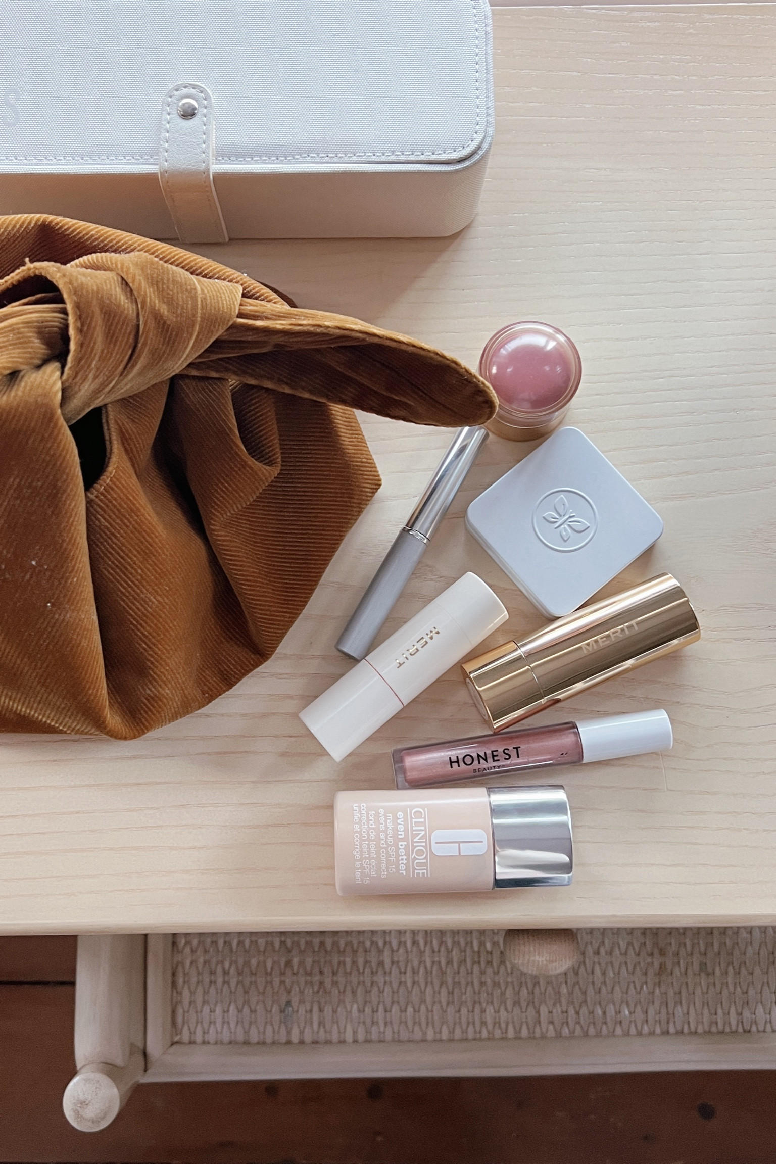 GERMANY 🇩🇪 links: current beauty favs for a 5 min dewy makeup look ✨

#LTKstyletip #LTKbeauty #LTKGiftGuide