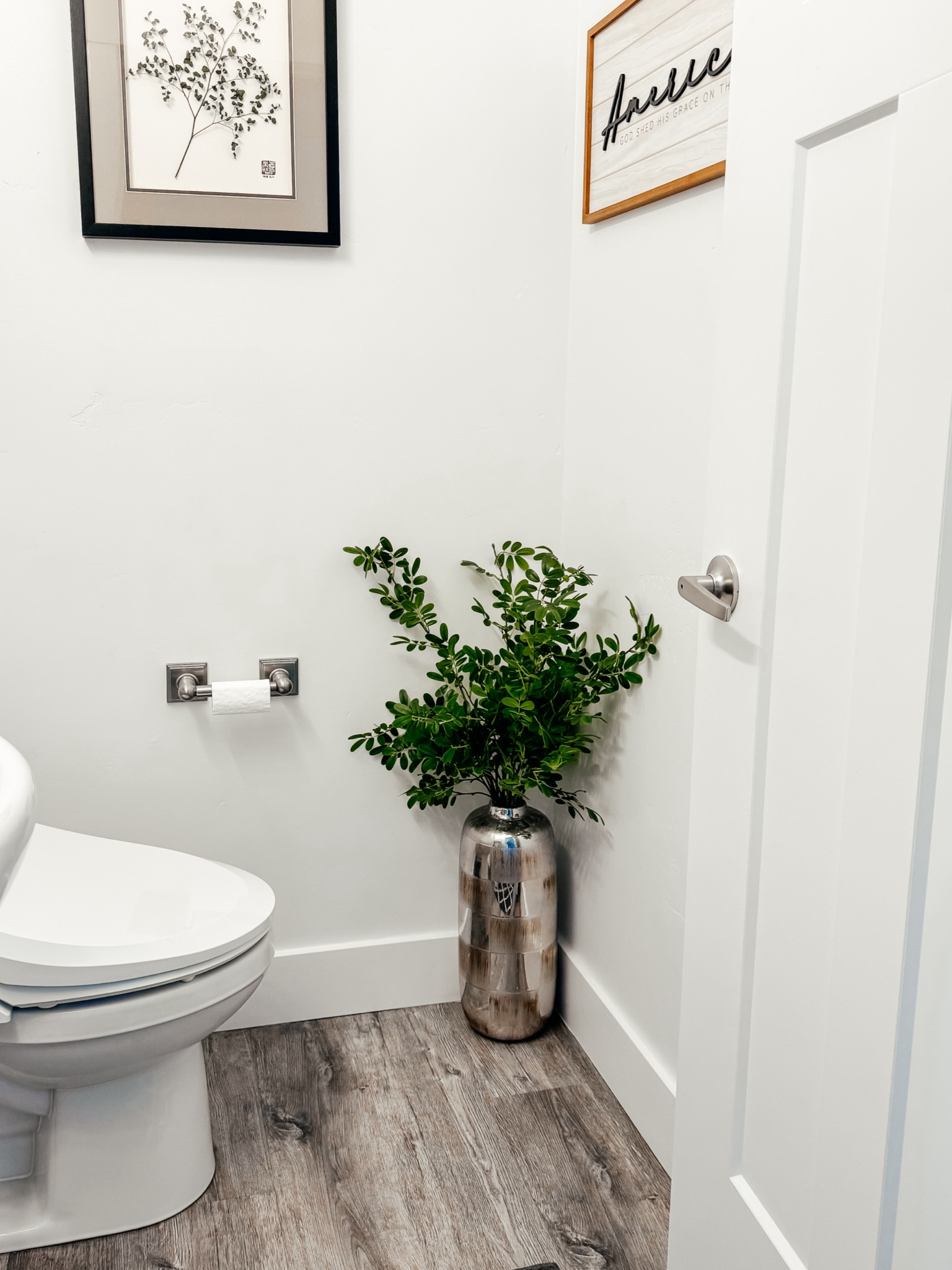 I am absolutely obsessed with my new Boxwood and Italian Ruscus Stems. I love that they look so real as well. We have so many of these in different vases all around our home. 

Boxwood Stems • Italian Ruscus Stems • Home Decor • Greenery 

#stems #homedecor #greenery #boxwoodstems #italianruscusstems

#LTKHome #LTKFindsUnder100