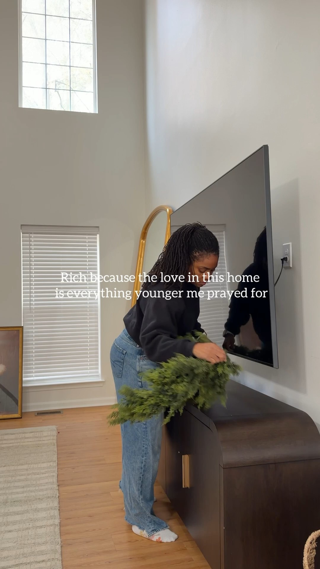 Coffee table / Tv stand holiday decor #amazonfinds #targetfinds #holidaydecor #christmasdecor