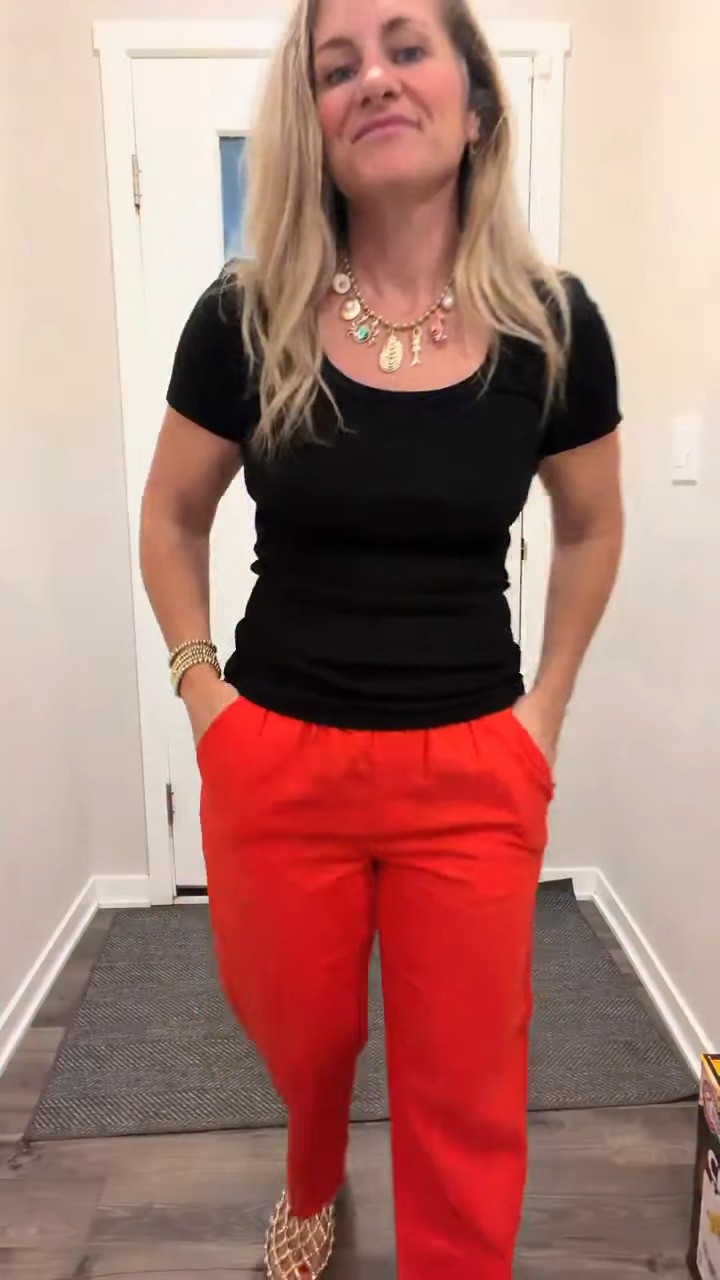 Ayyyy who doesn’t love some bright pants and a basic tee. Not to mention, how stinking cute are these mules?!!

Use code JUSTAKEYATHEART10 for my @raisingsurfers ring and use code JUSTAKEYATHEART for my @shopheyjune earrings!

#ootd #teacherootd #mom 

 #LTKootd #LTKOver40 #LTKWorkwear